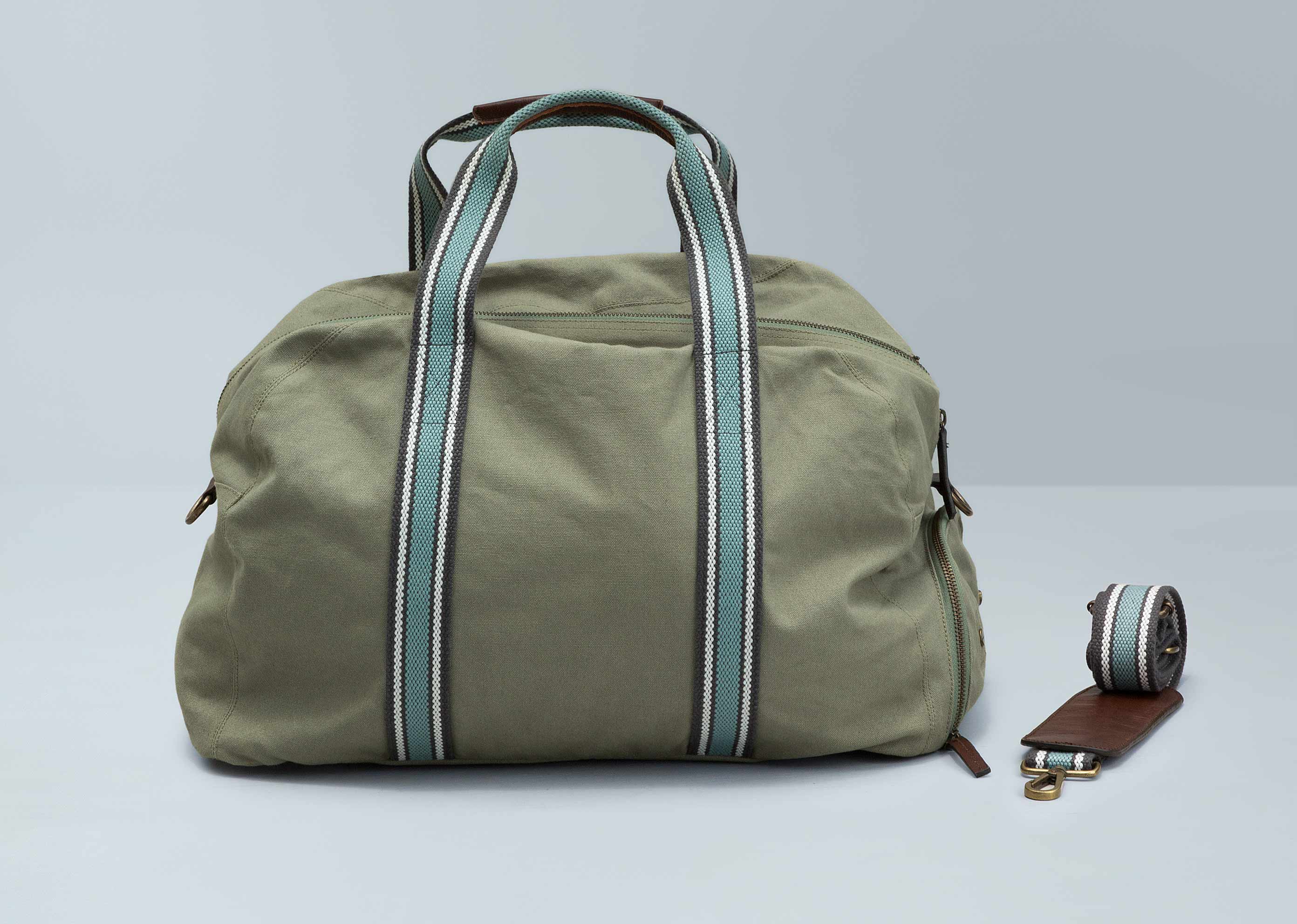 Indus Weekender Bag - Image 3