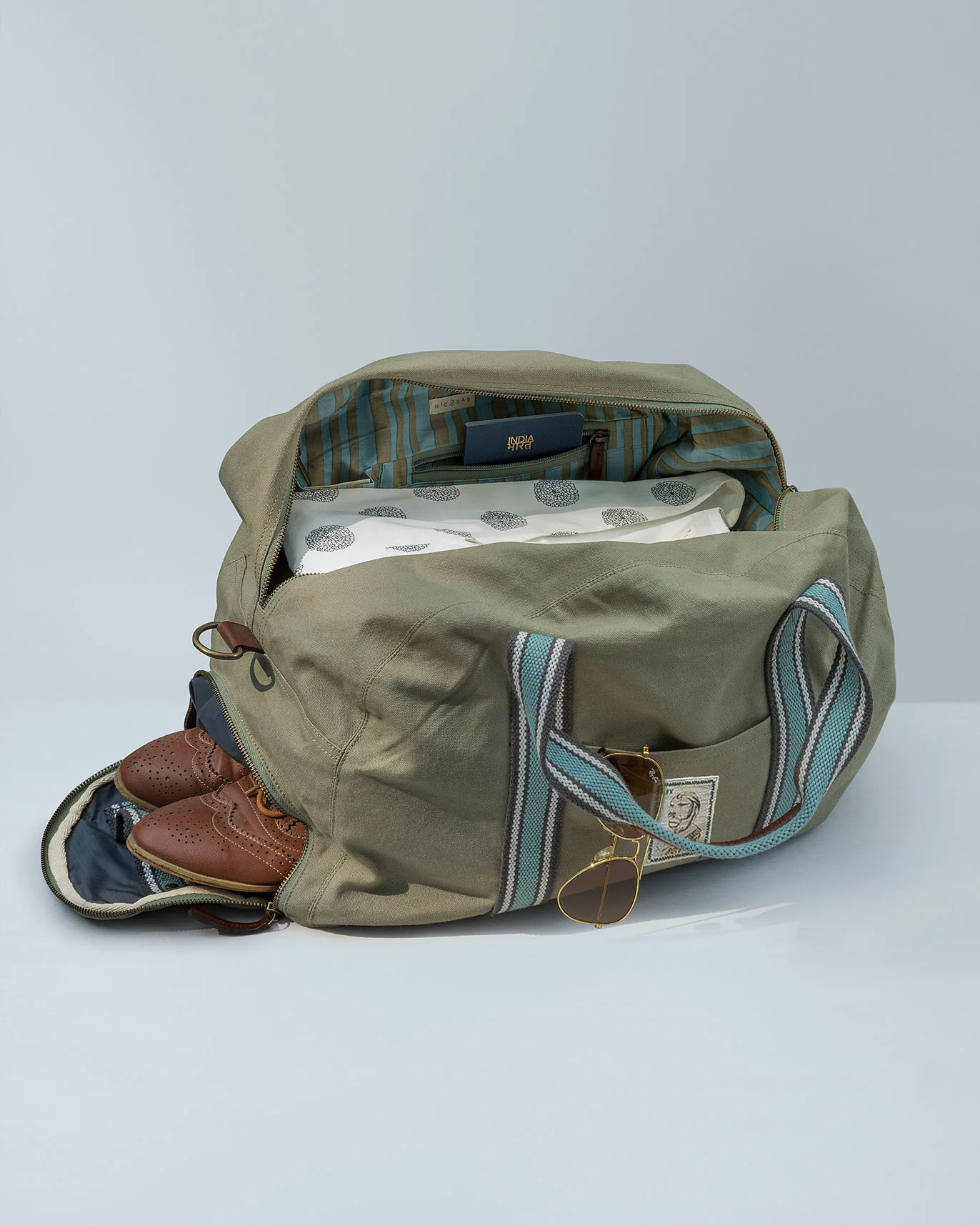 Indus Weekender Bag - Image 4