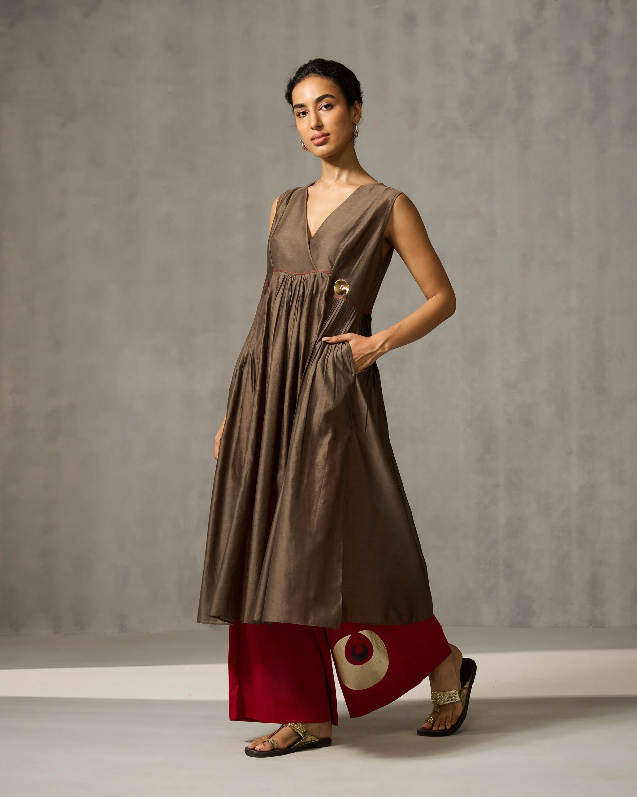 Iqra Kurta - Oak Brown - Image 4