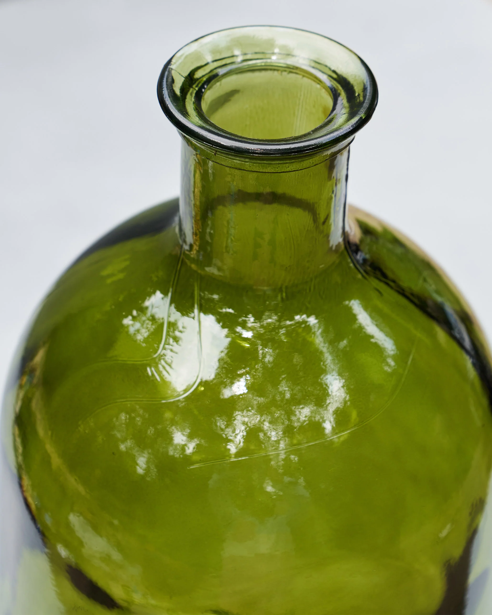 Jade Glass Vase - Image 3