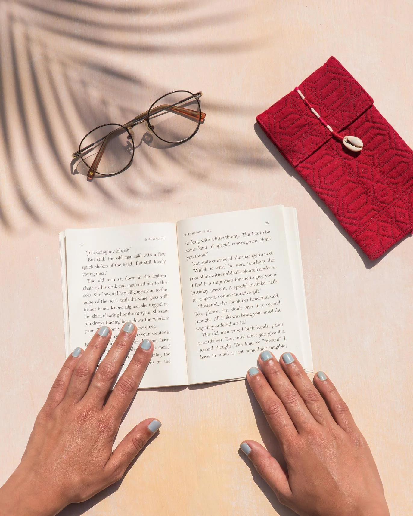Jaquard Spectacle Pouch - Image 2