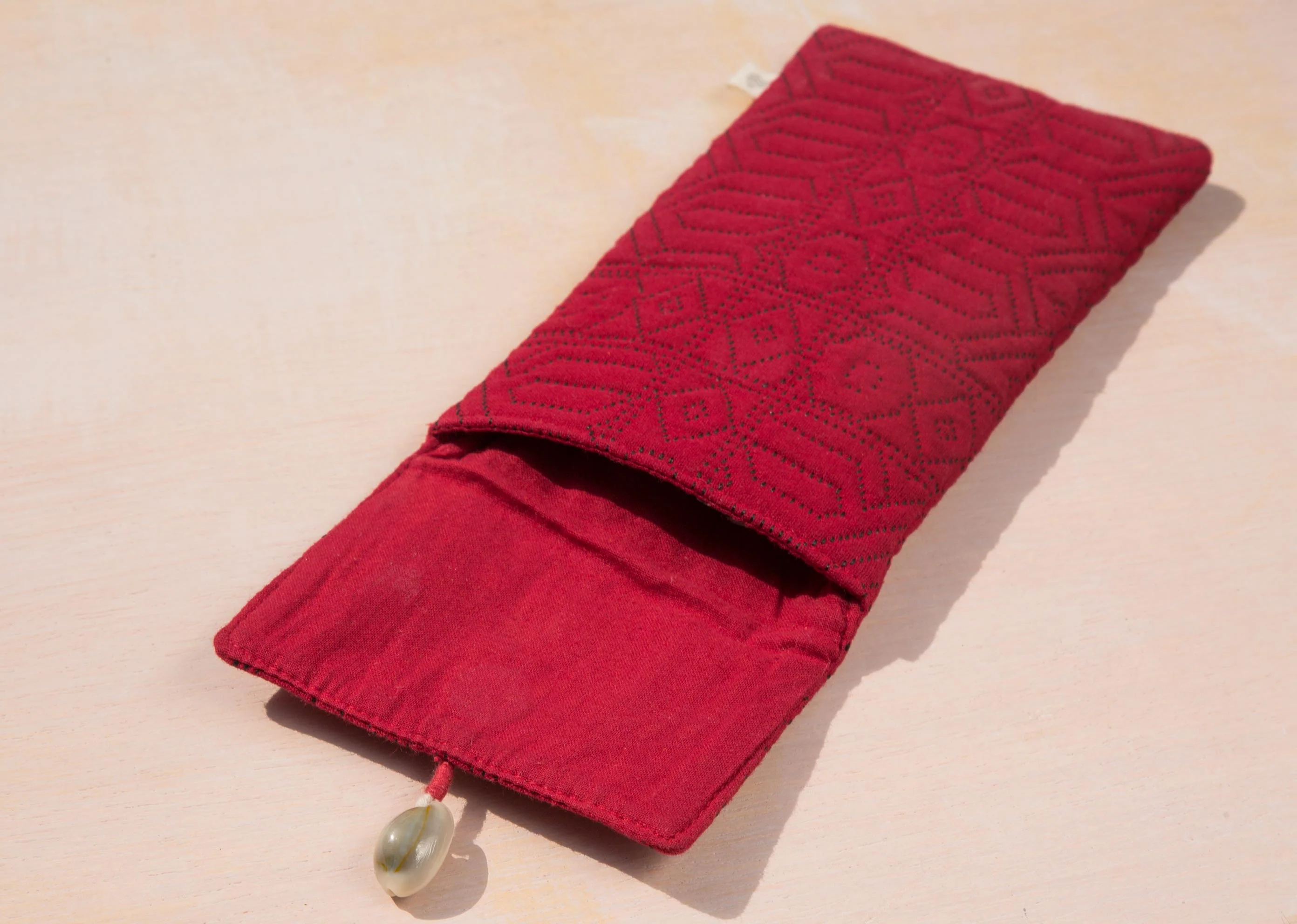 Jaquard Spectacle Pouch - Image 3