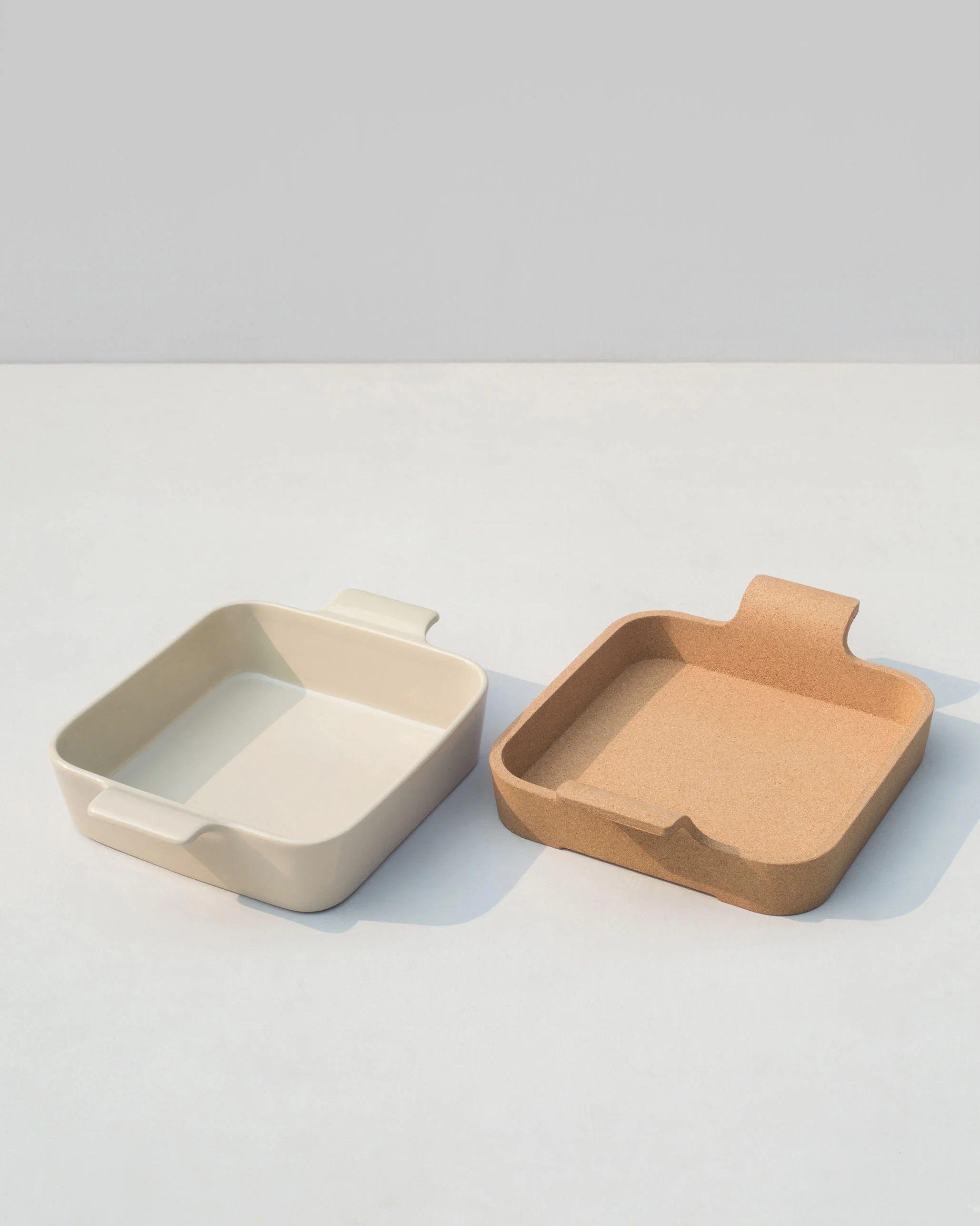 Java Baking Dish with Cork Lining - Image 2