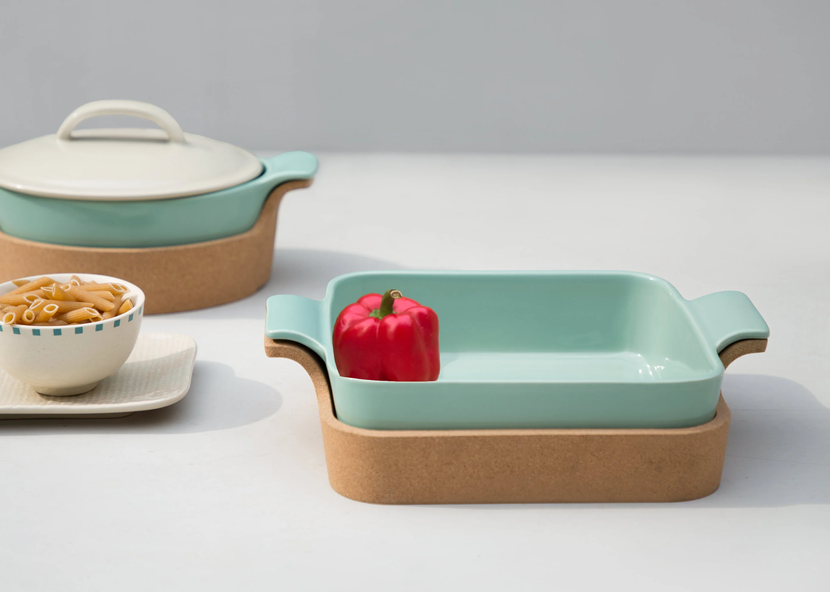 Java Baking Dish with Cork Lining - Image 3