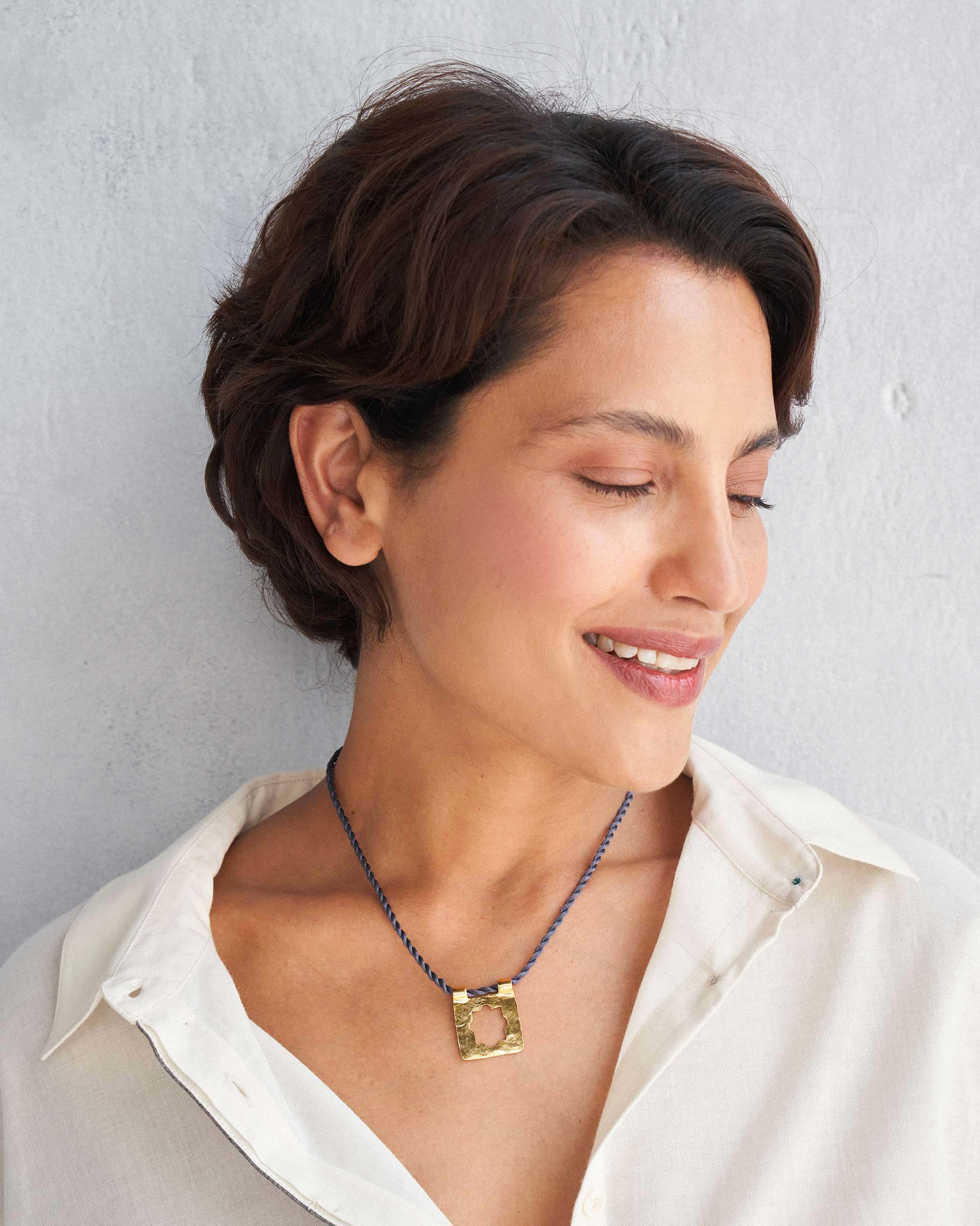 Jharoka Necklace - Gold & Charcoal - Image 3