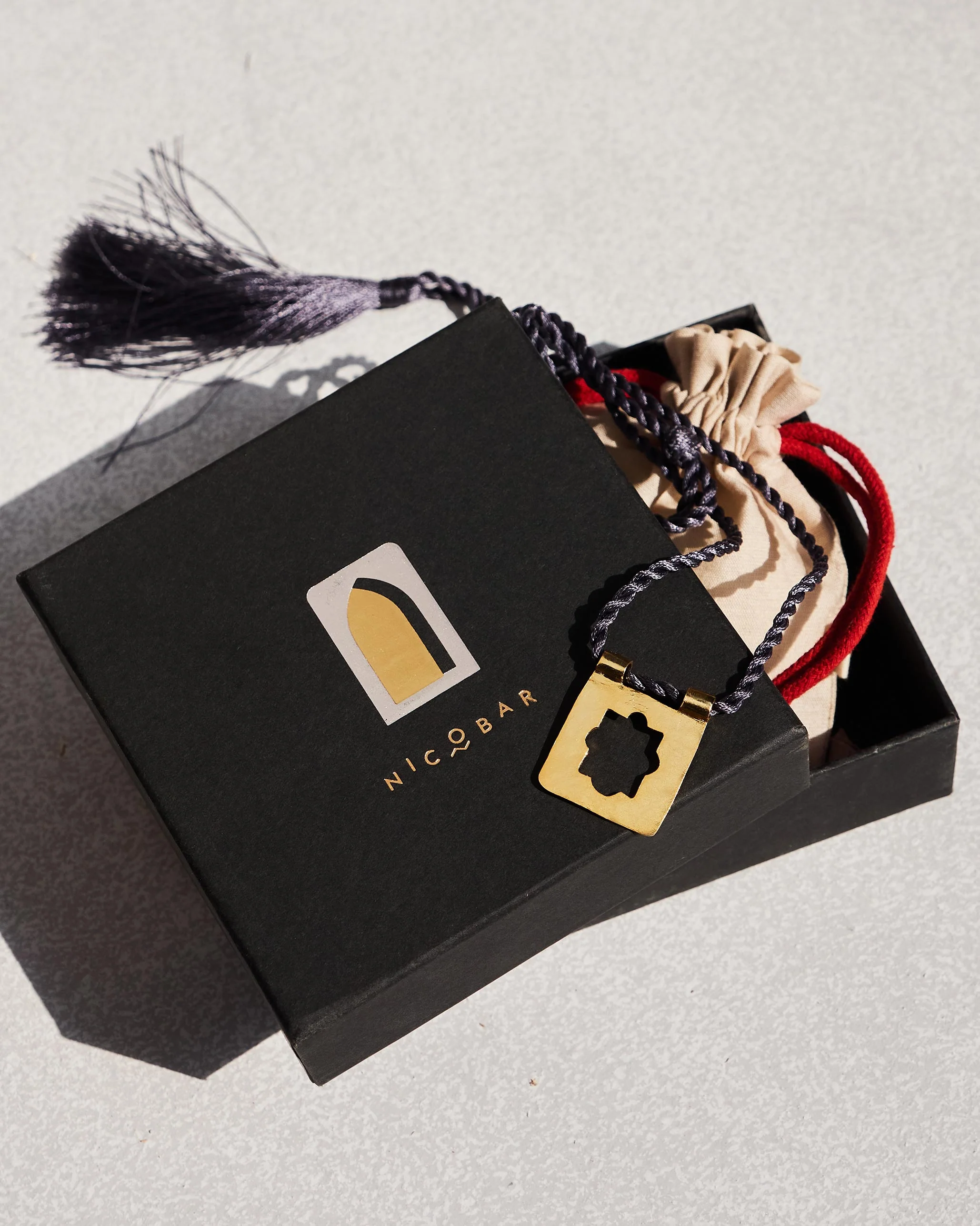 Jharoka Necklace - Gold & Charcoal - Image 4