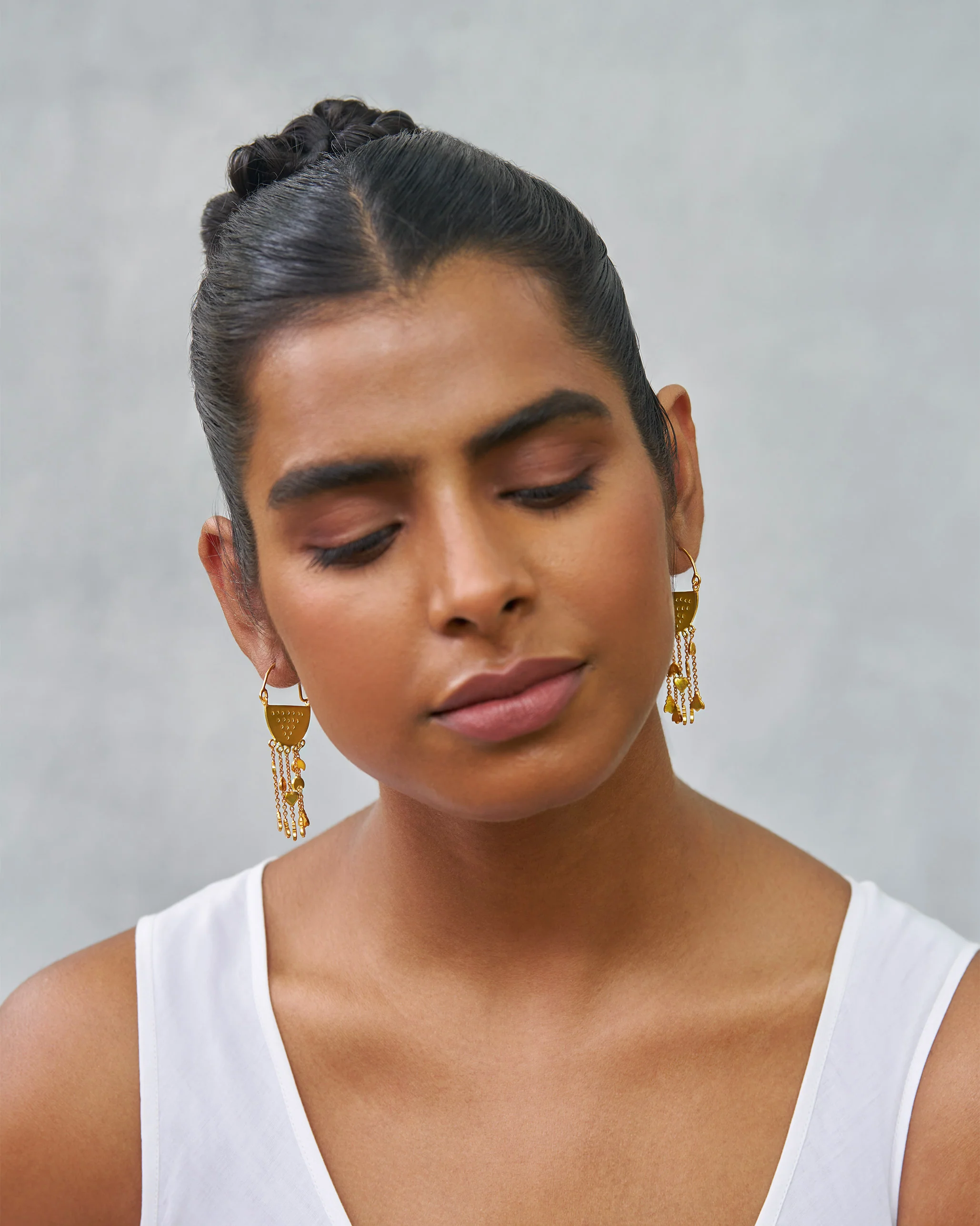 Jhil mil Earrings - Gold - Image 4