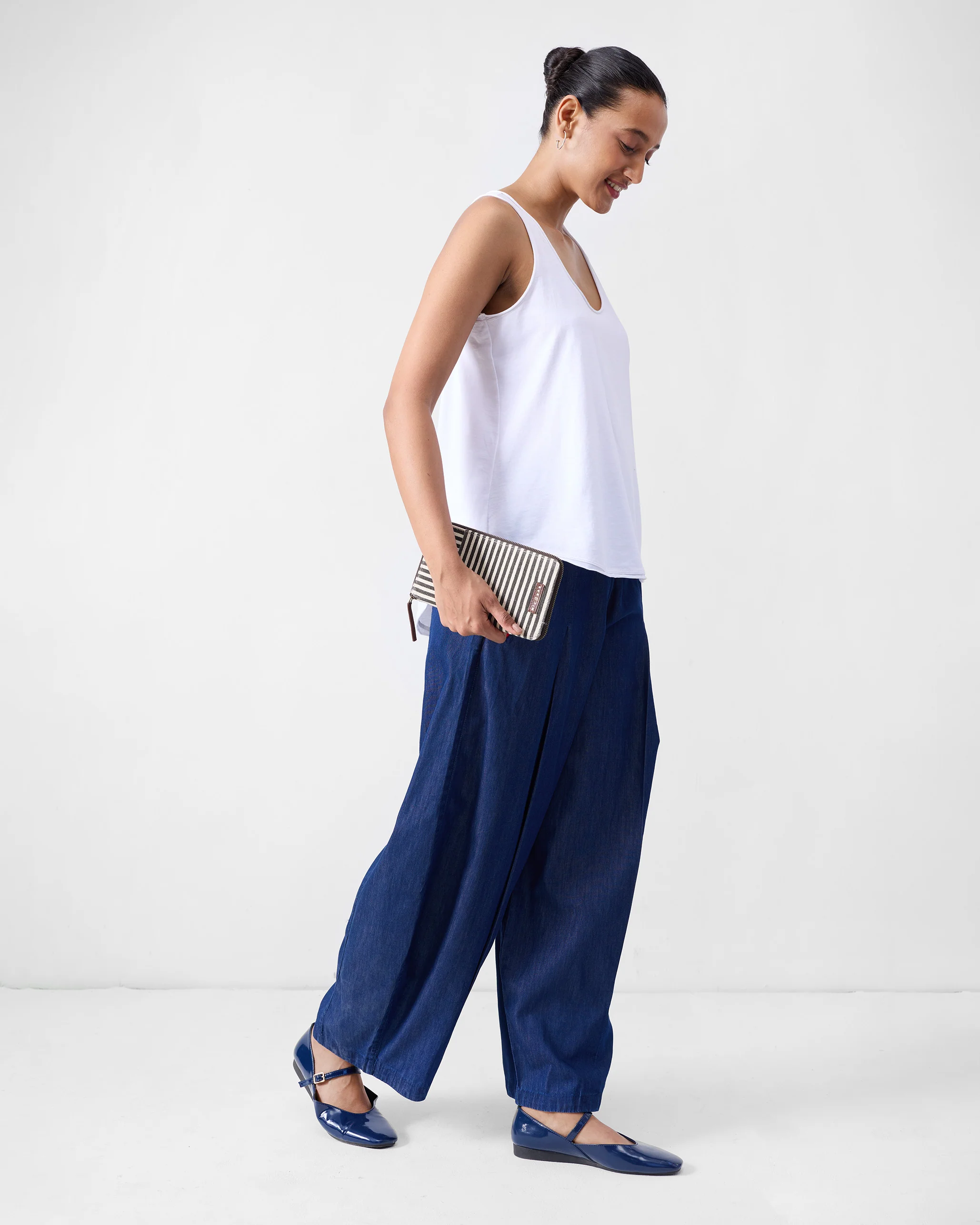 Journey Sleeve - Charcoal Stripes - Image 6