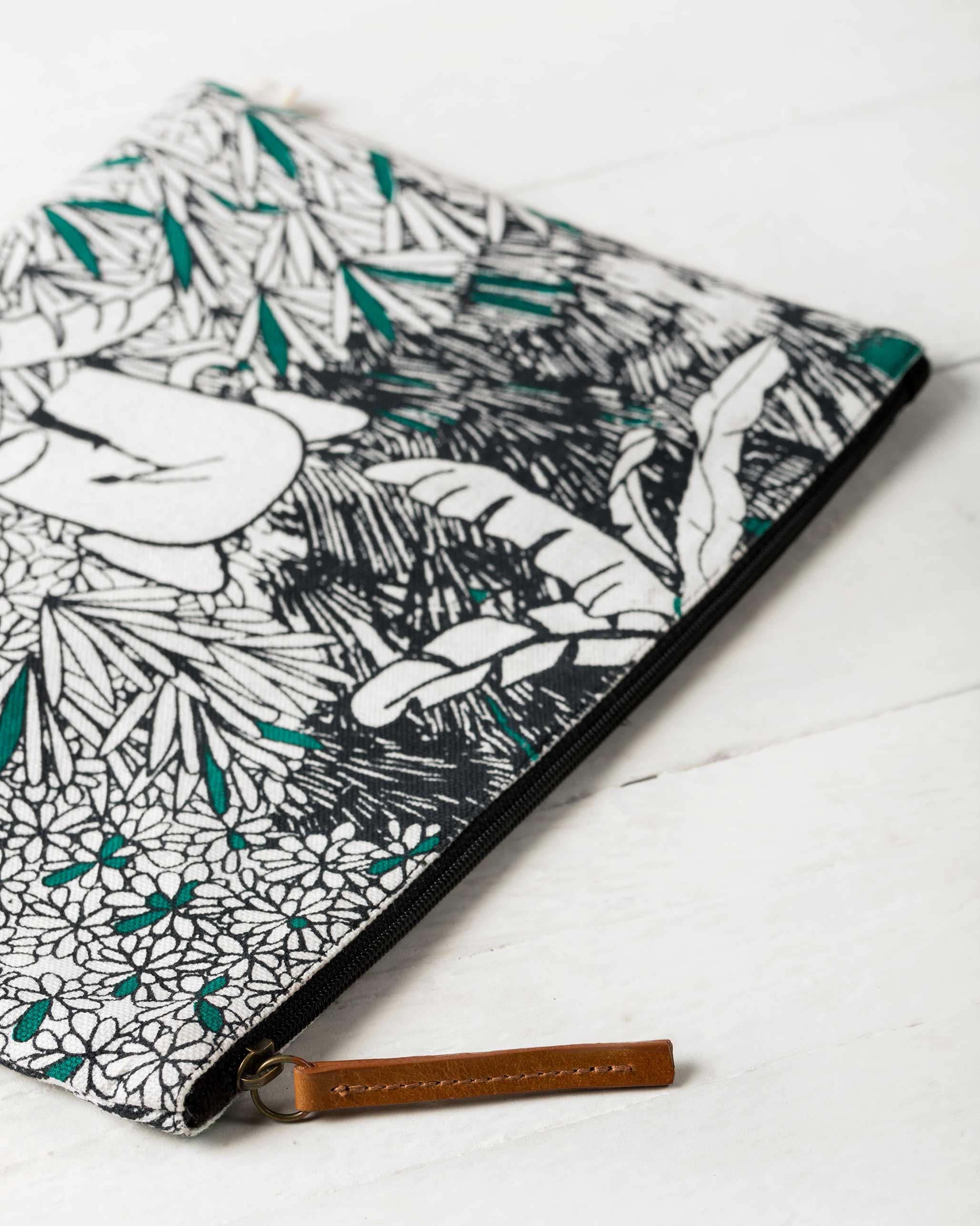 Jumbo Ele Pouch - Image 2