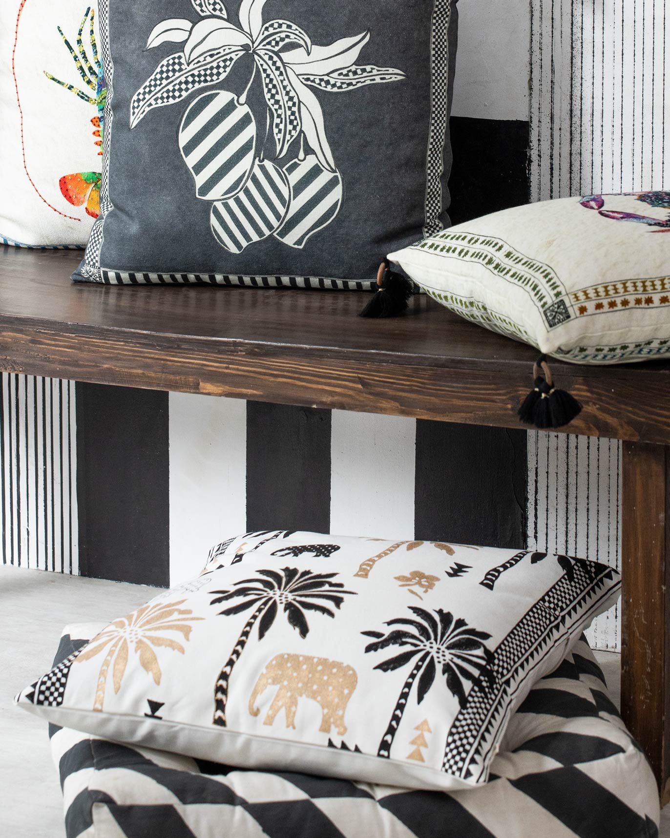 Jungle Parade Cushion Cover - Black & Gold - Image 2
