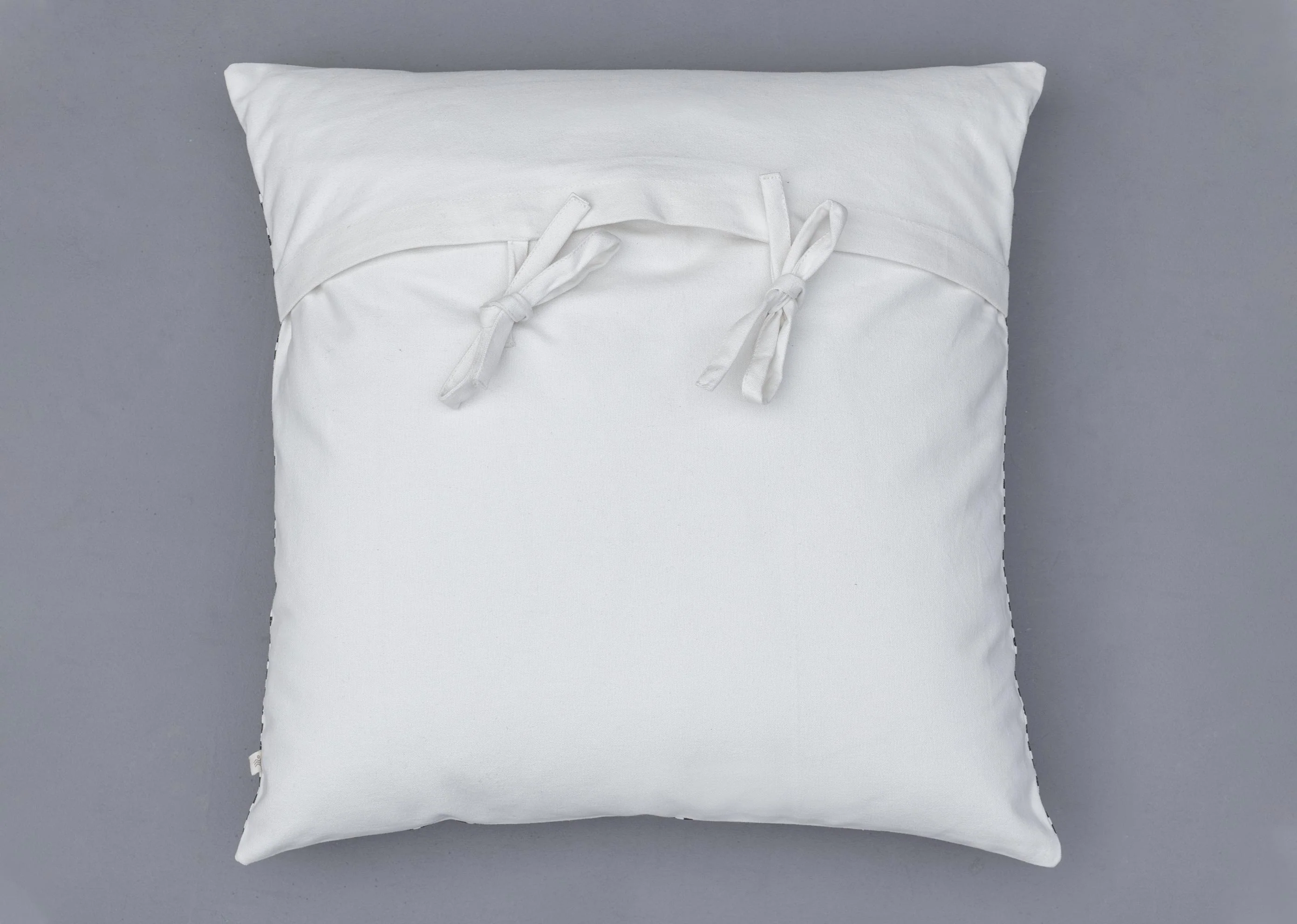 Jungle Parade Cushion Cover - Black & Gold - Image 3