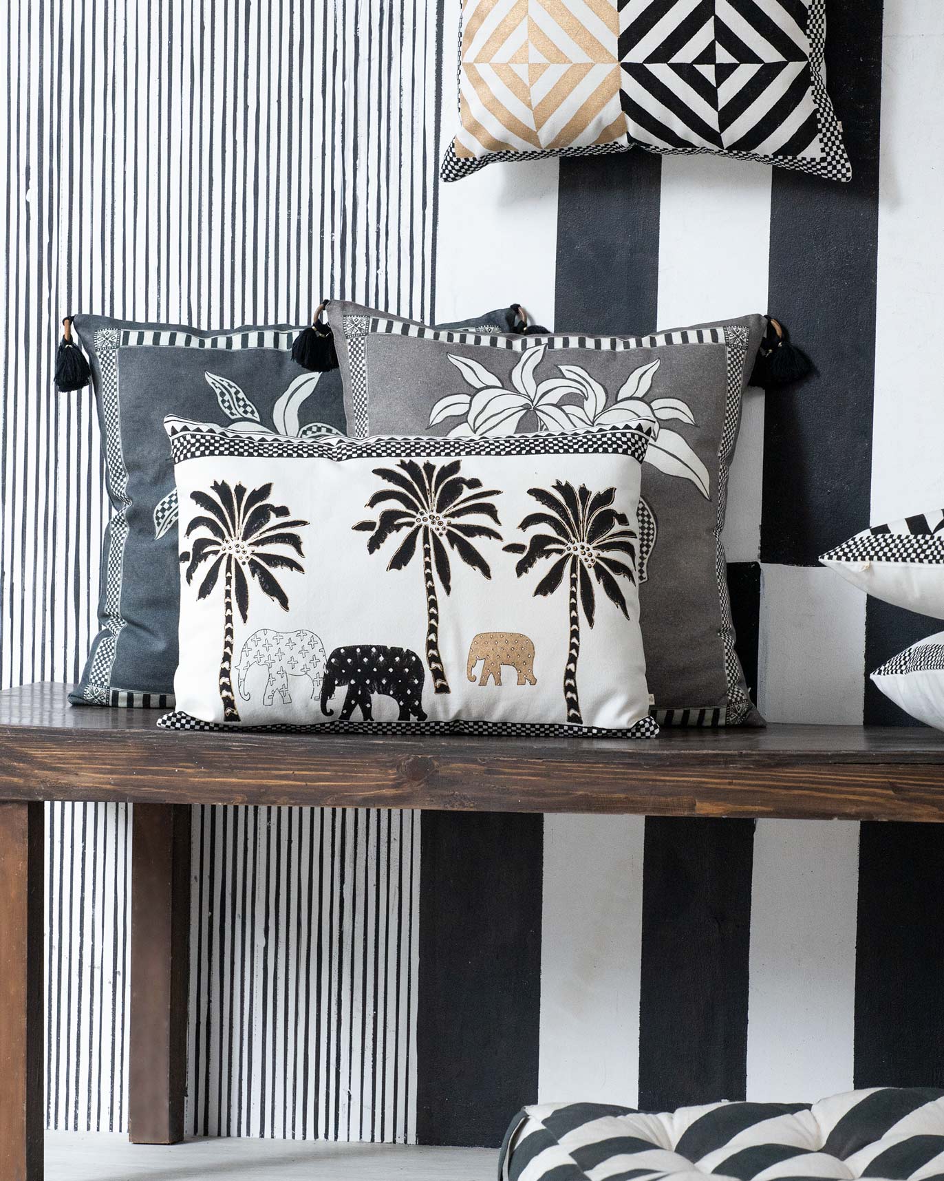 Jungle Parade Lumbar Pillow Cover - Black & Gold - Image 2