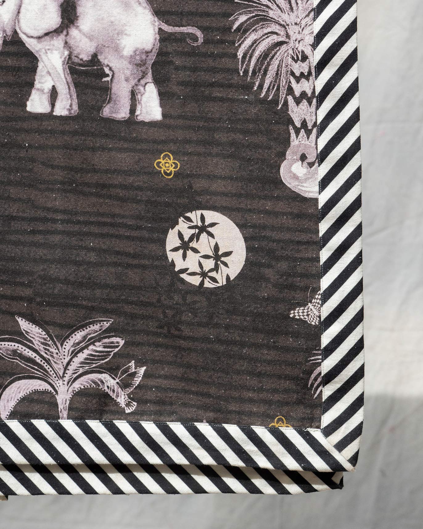 Kangra Bed Cover - King - Image 2