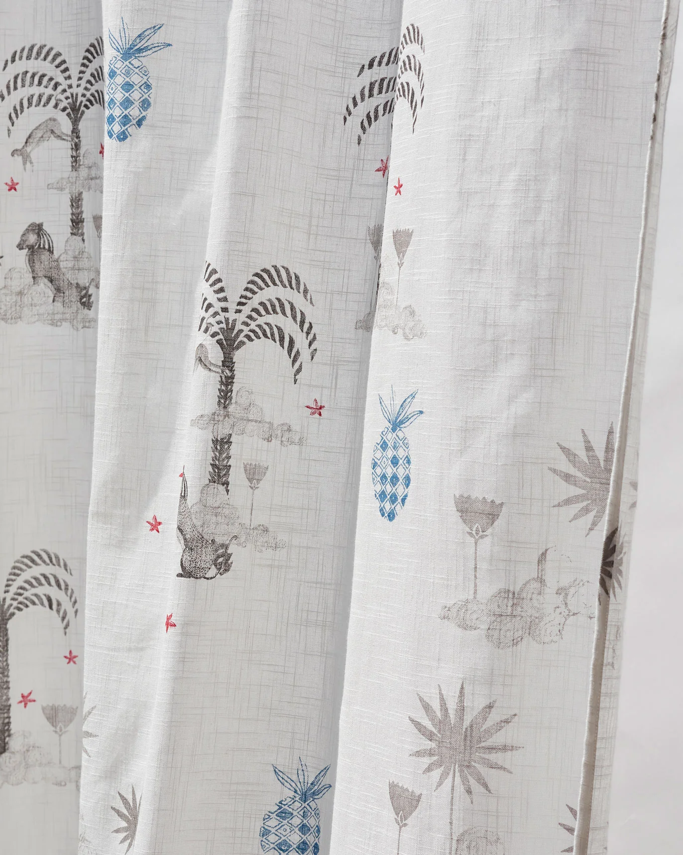 Kep Curtain Room - Image 2