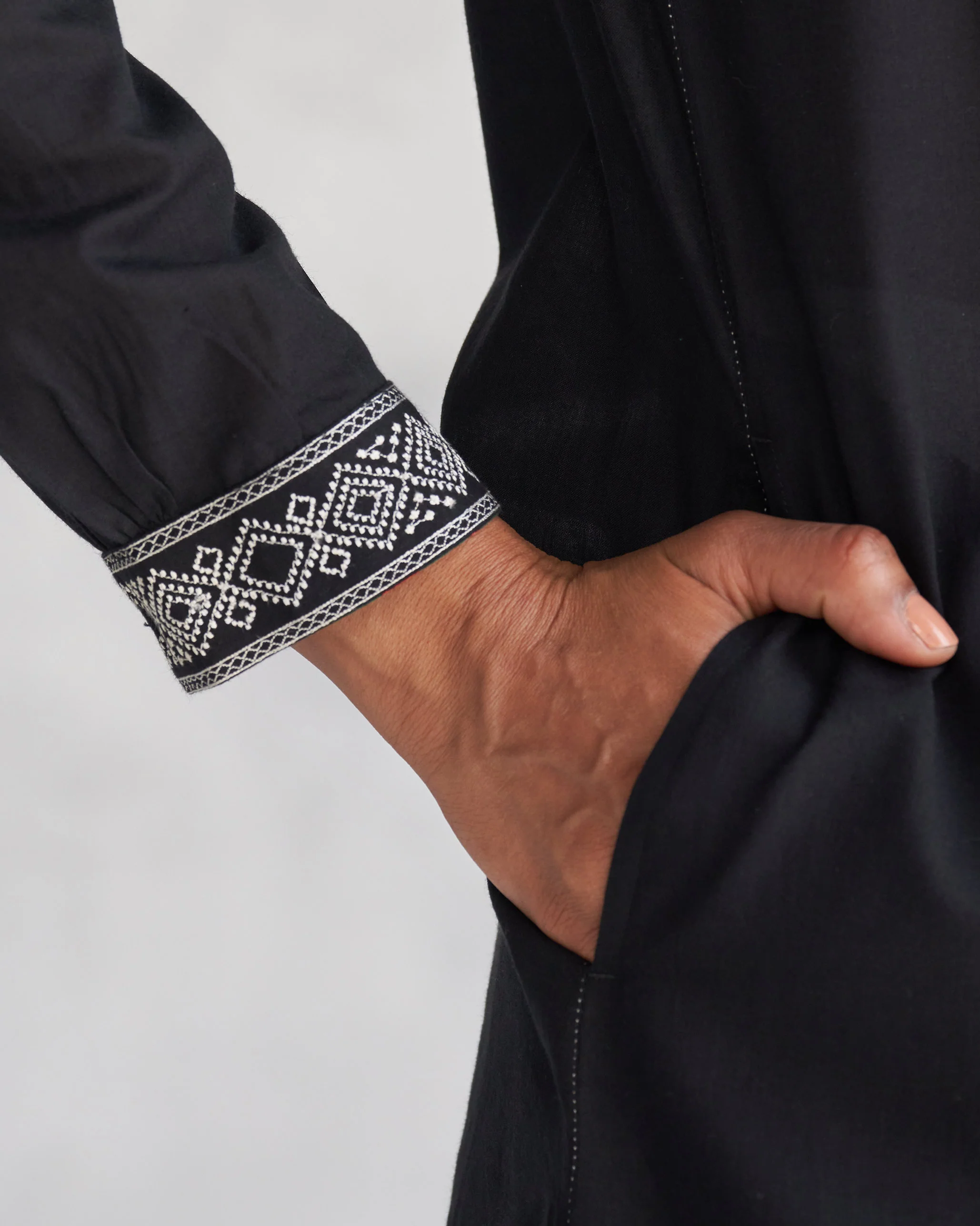 Kuro Kurta - Black - Image 3