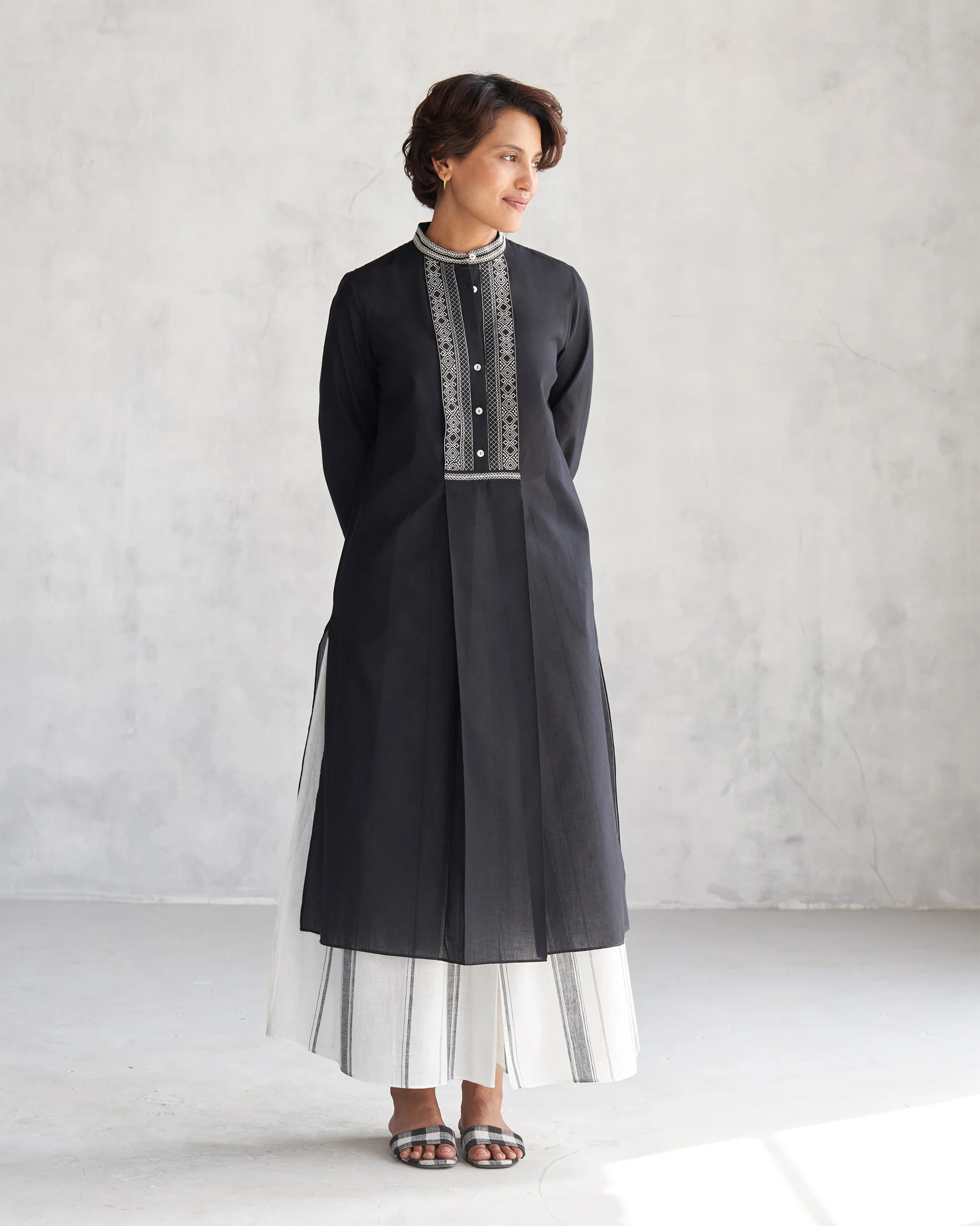 Kuro Kurta - Black - Image 9