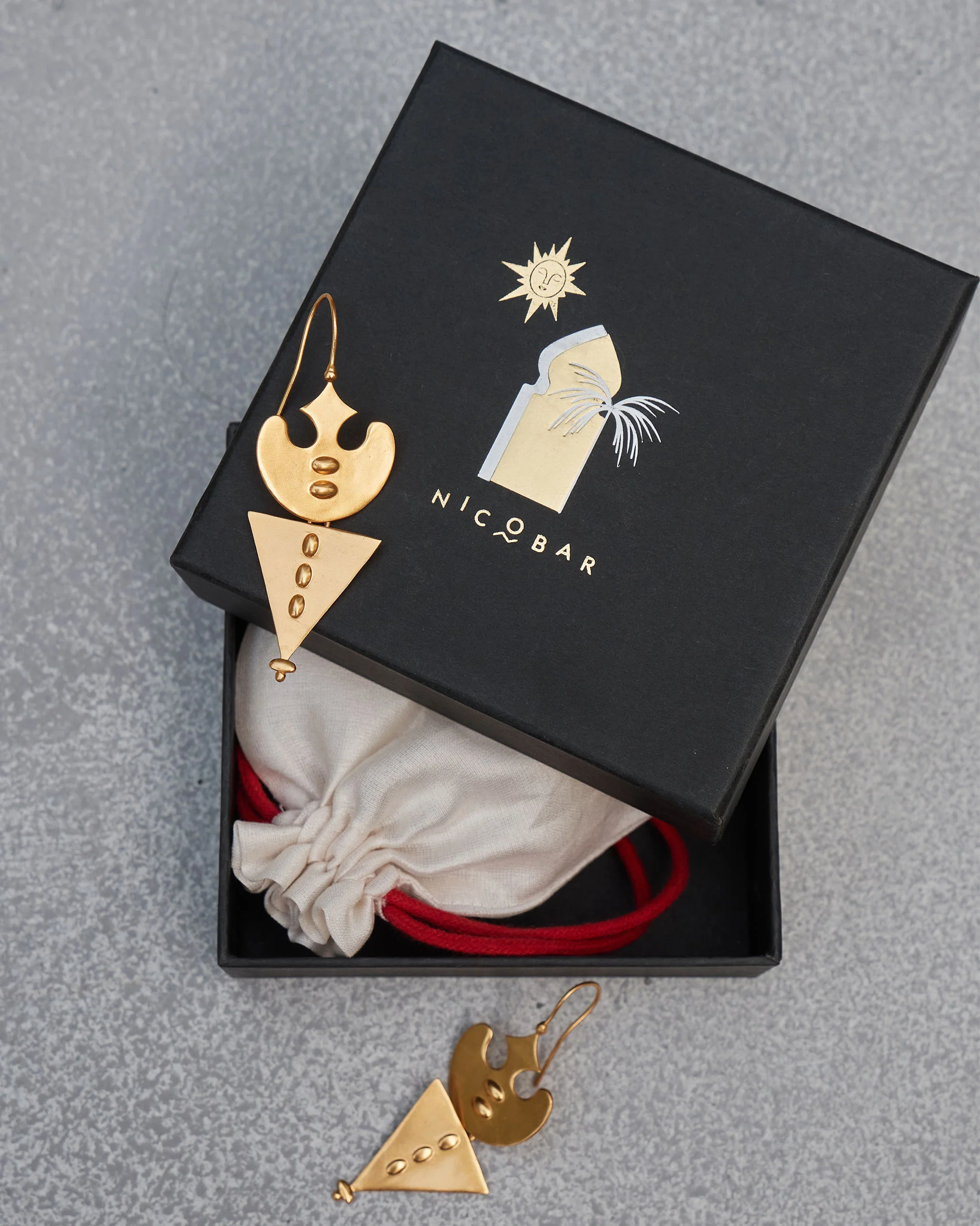 Lama Earrings - Gold - Image 3