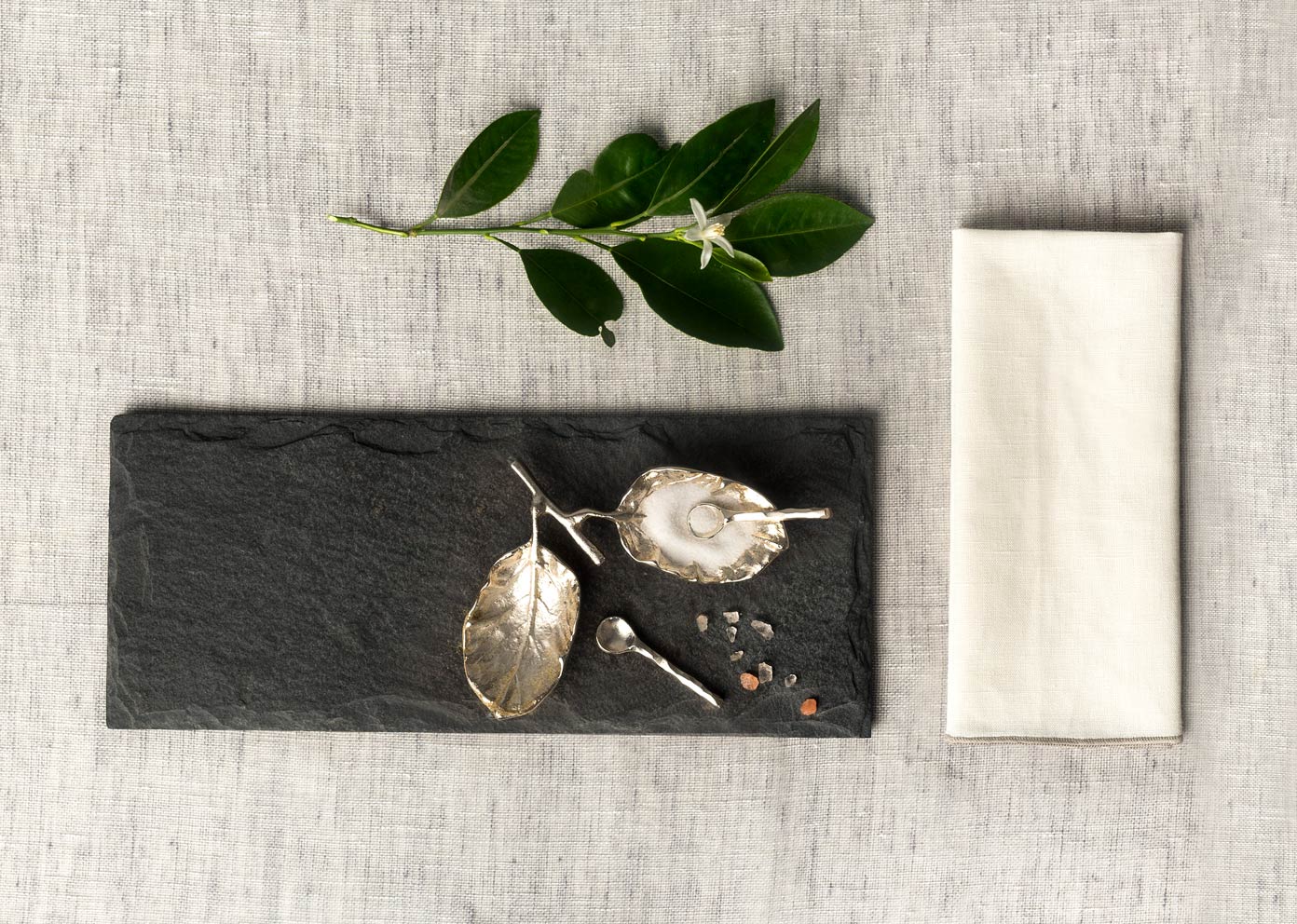 Leaf Pinch Pot with Spoons - Image 3