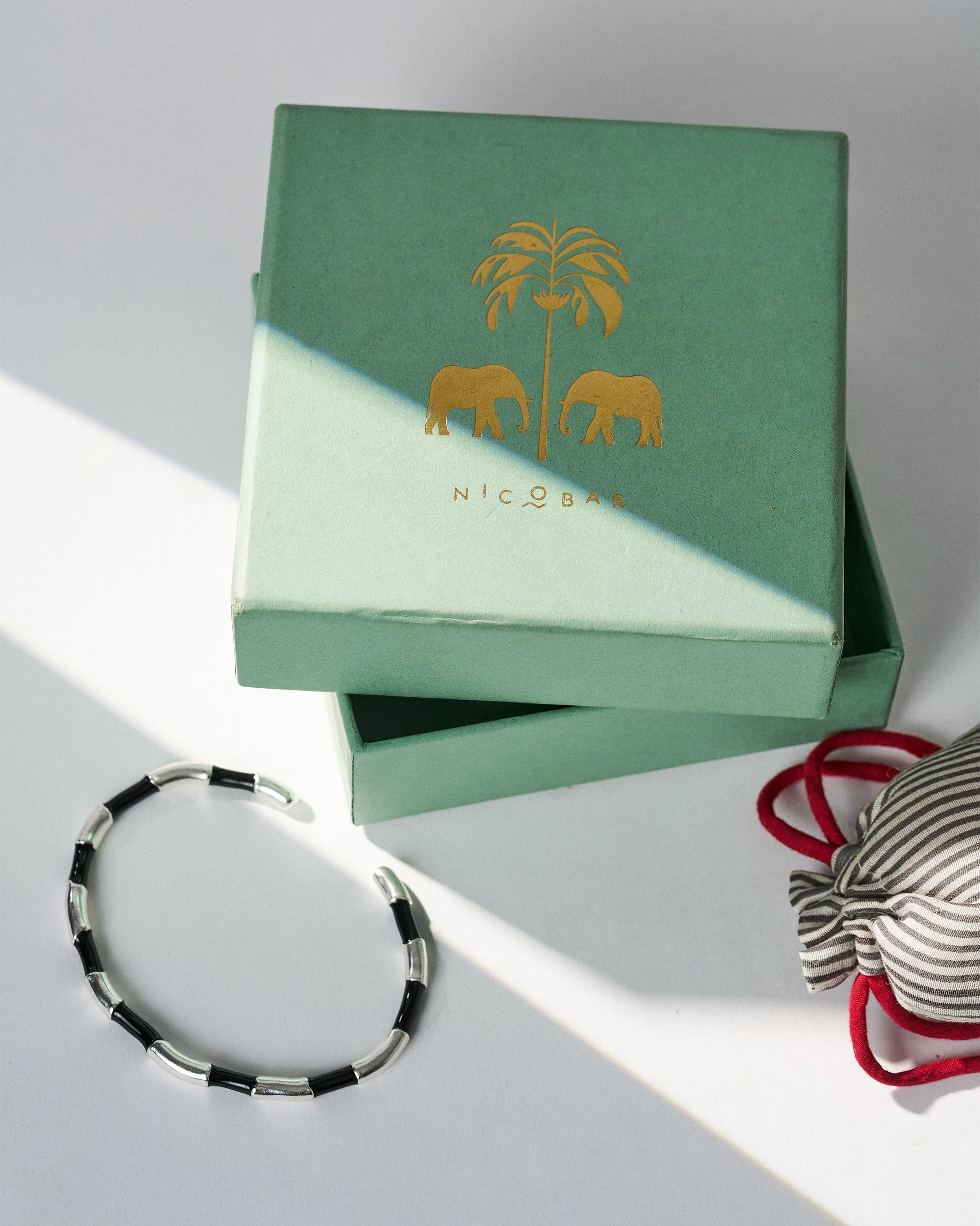 Lemur Bangle - Silver & Black - Image 3