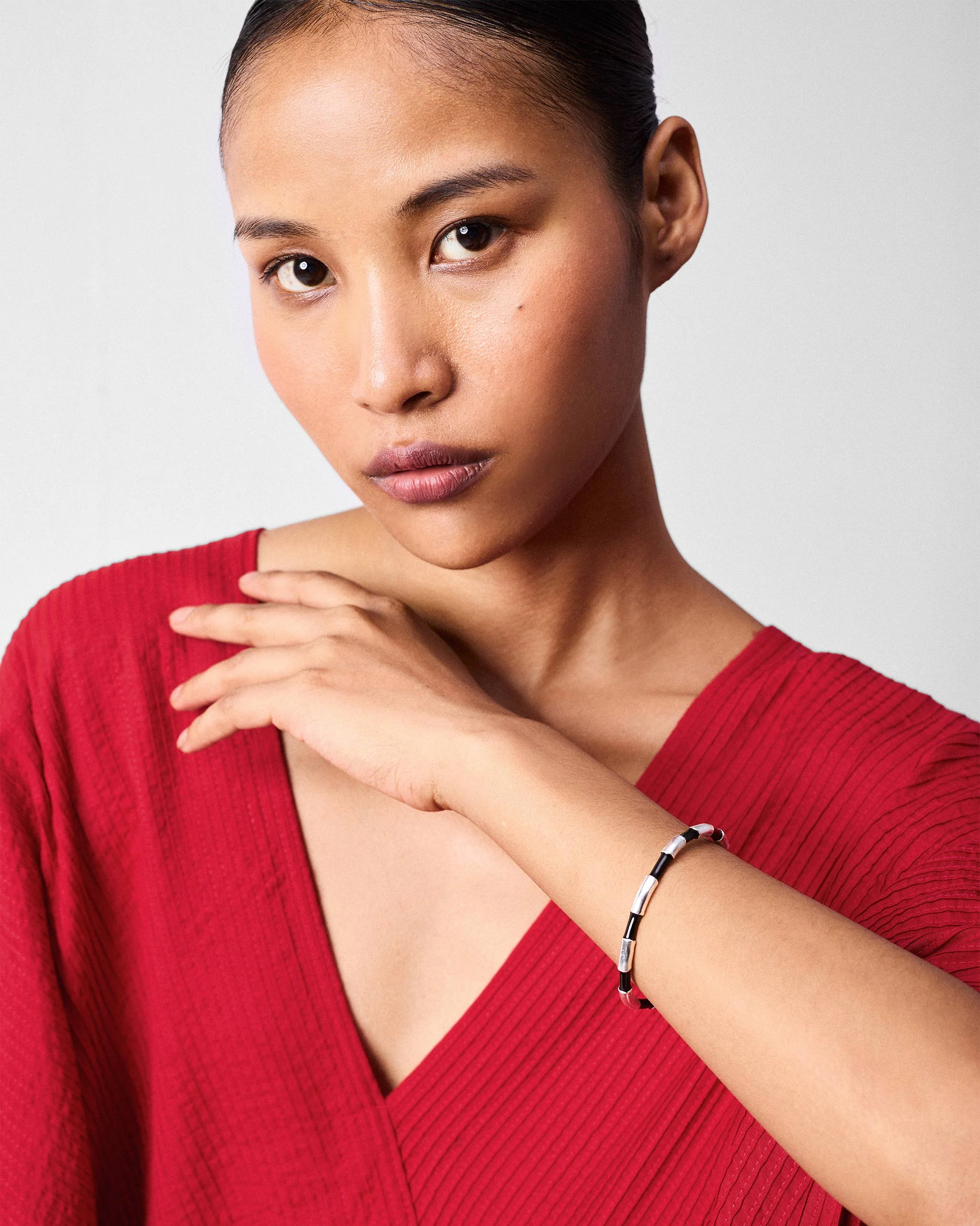 Lemur Bangle - Silver & Black - Image 4