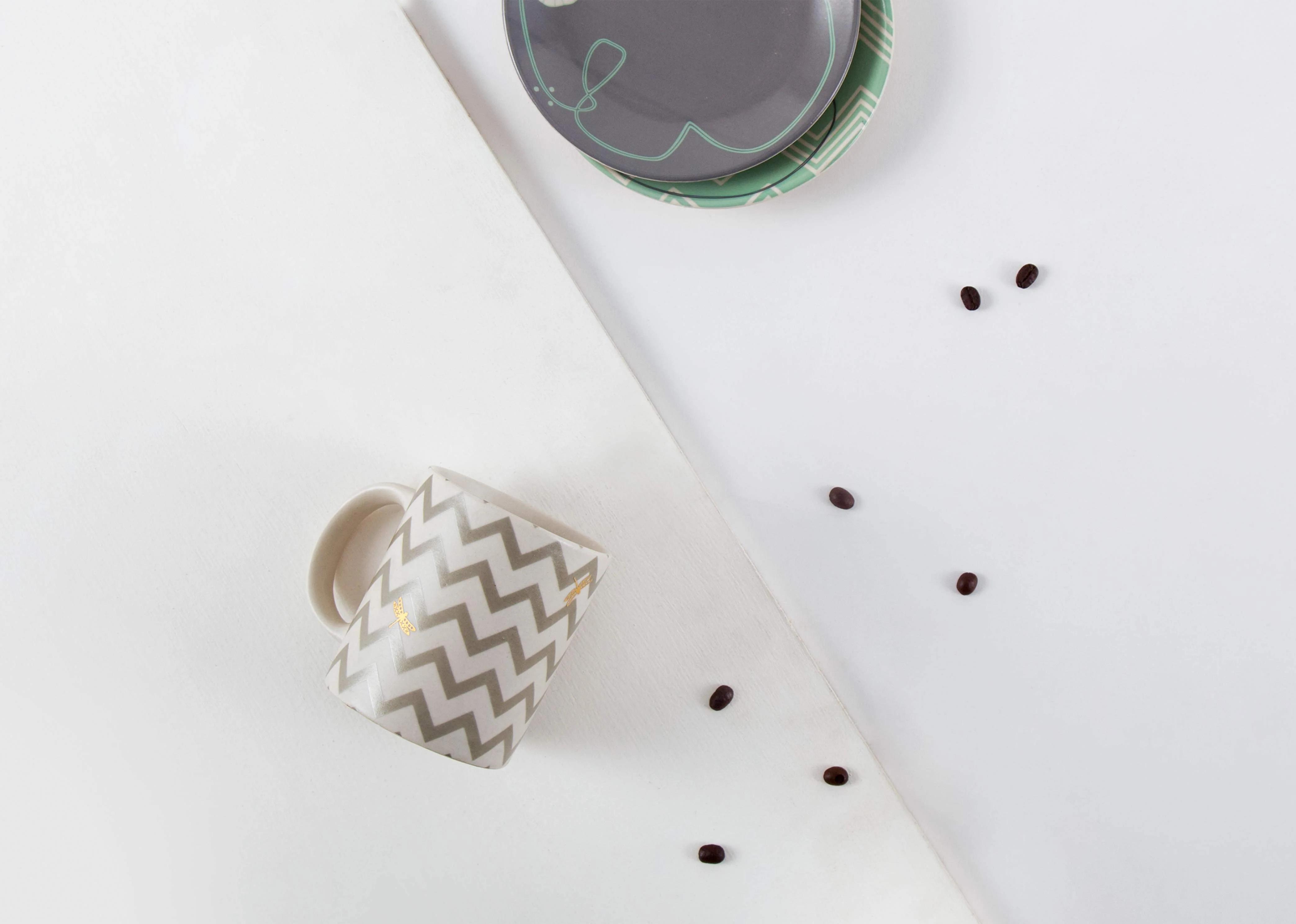 Lily Pond Chevron Mug - Image 3