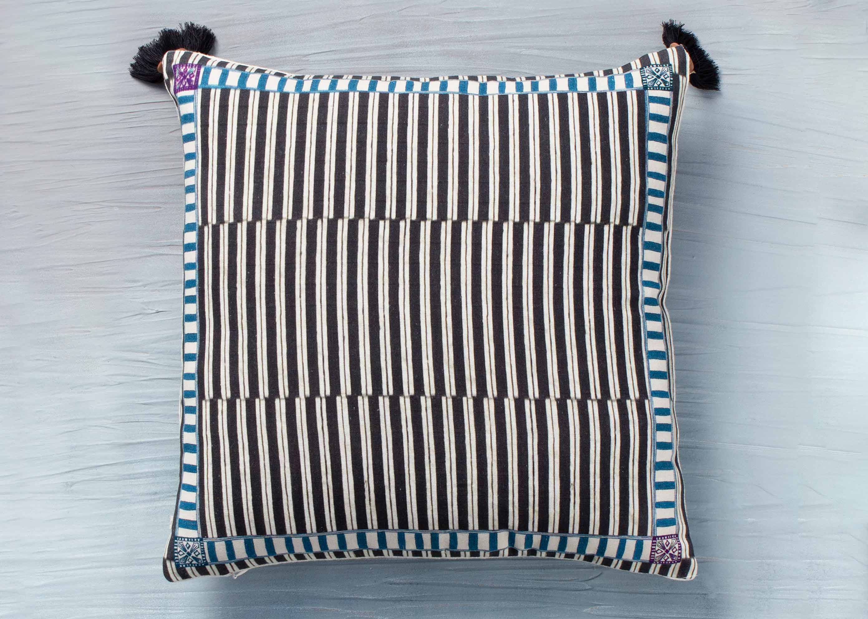 Lobster Cushion Cover - White - Image 3