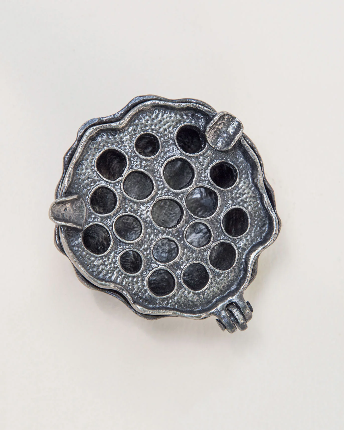 Lotus Pod Ash Tray - Image 2