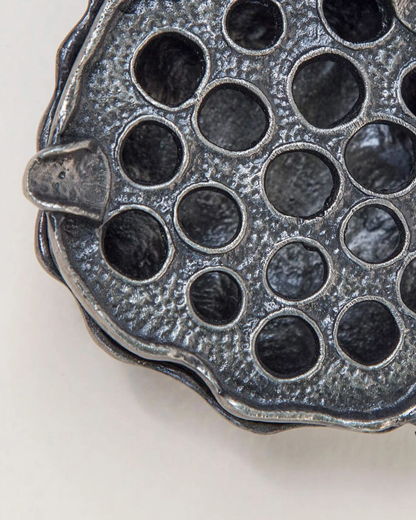 Lotus Pod Ash Tray - Image 5