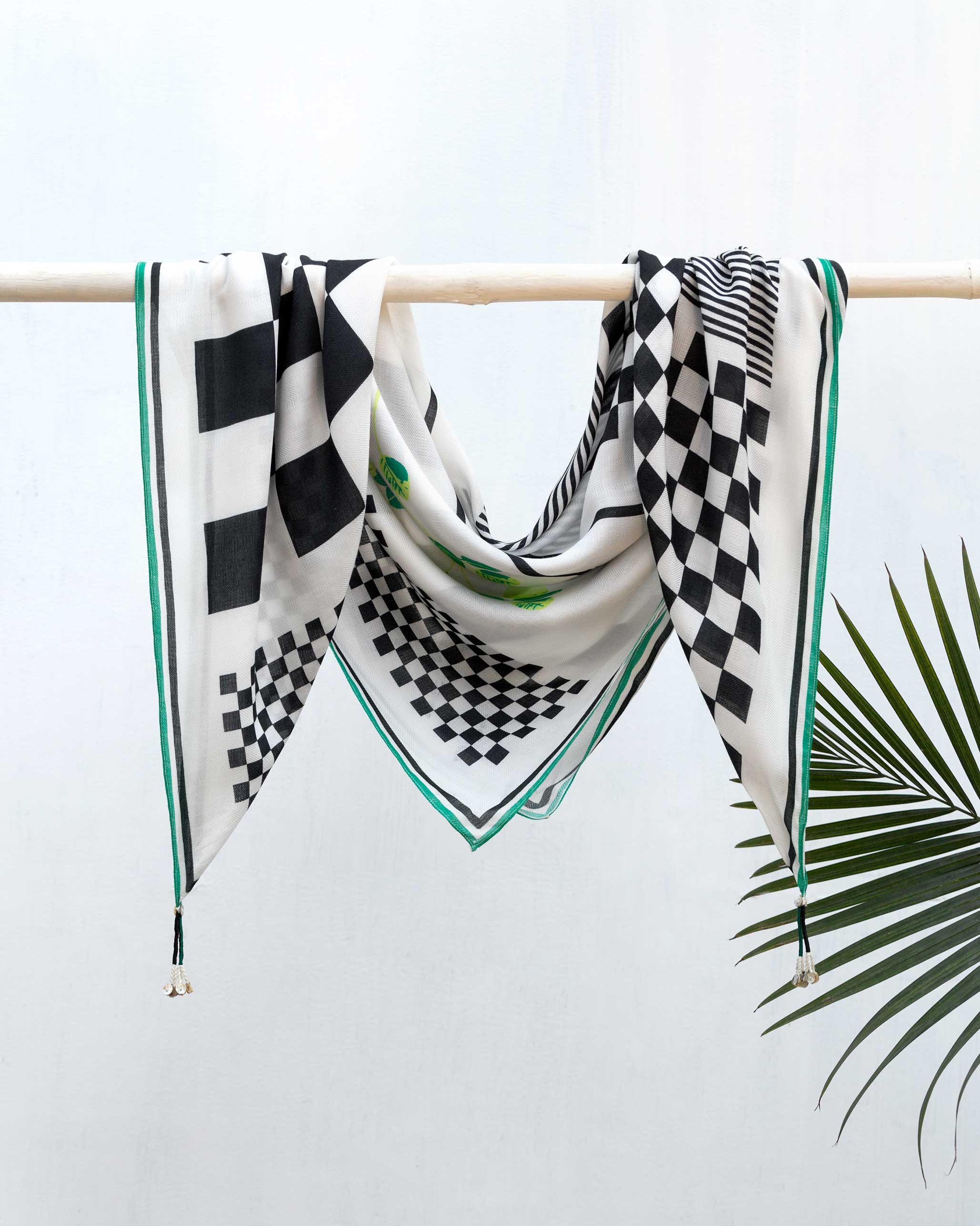Lunuganga Scarf - Image 2