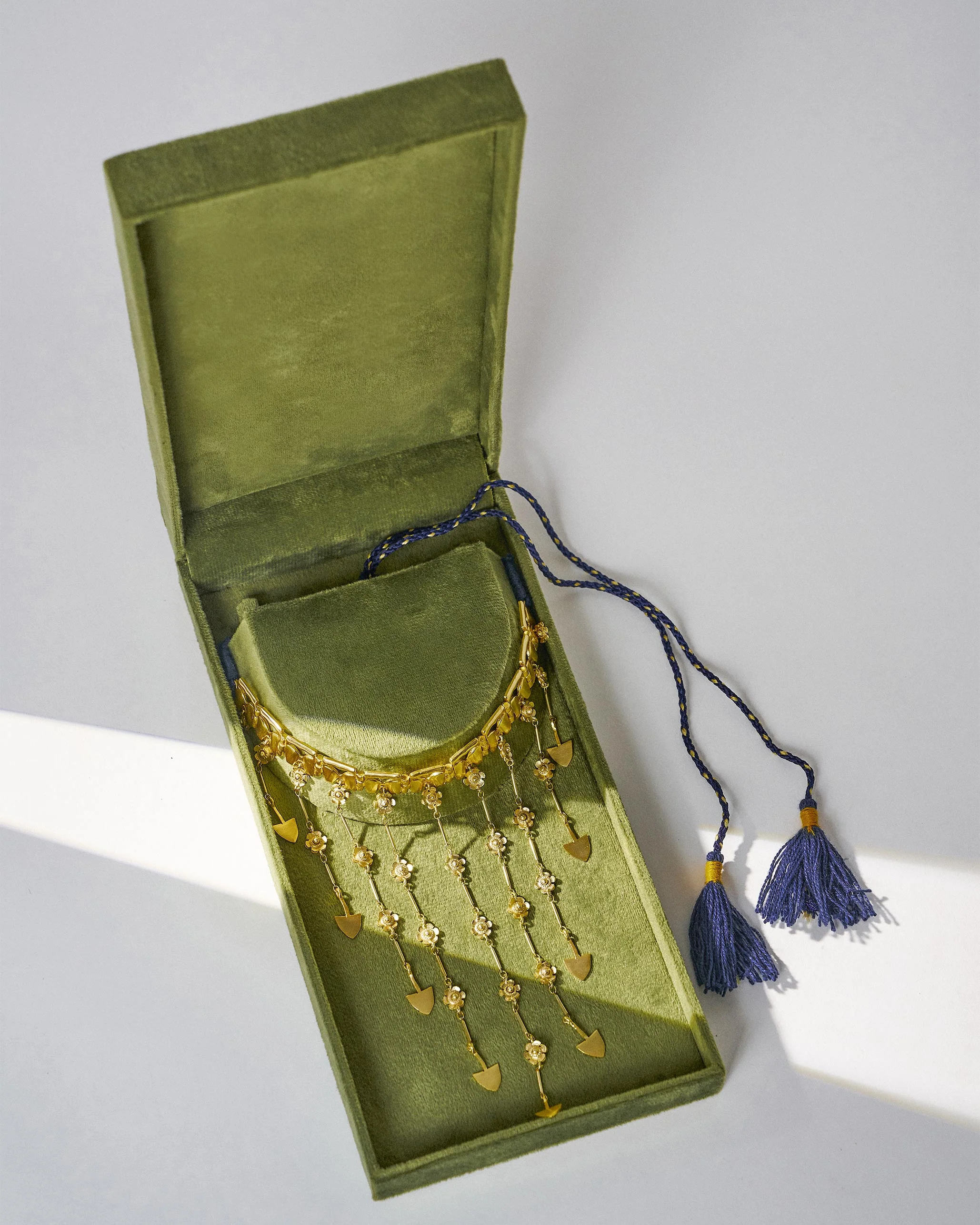 Machli Necklace - Gold - Image 5