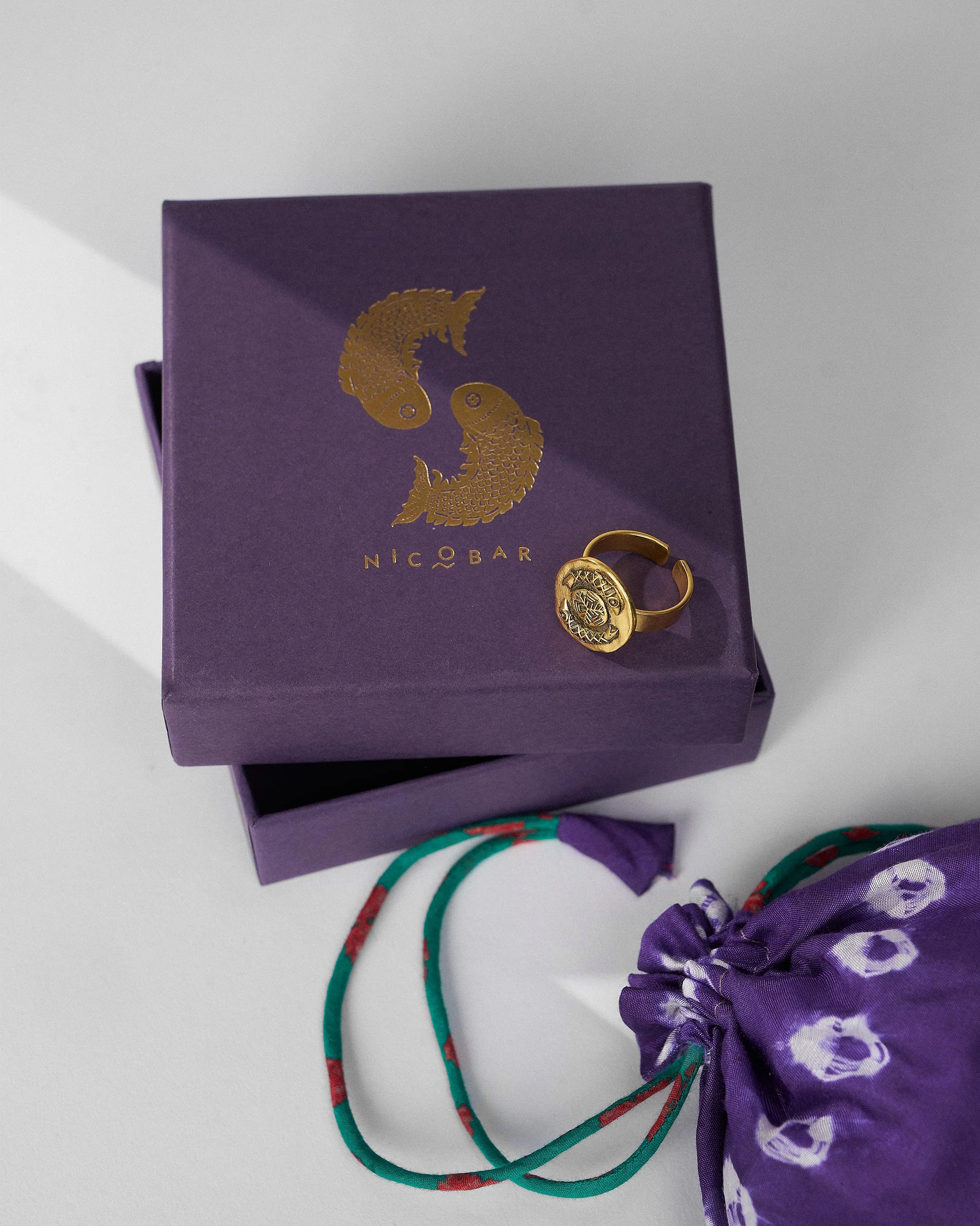 Machli Signet Ring - Gold - Image 4