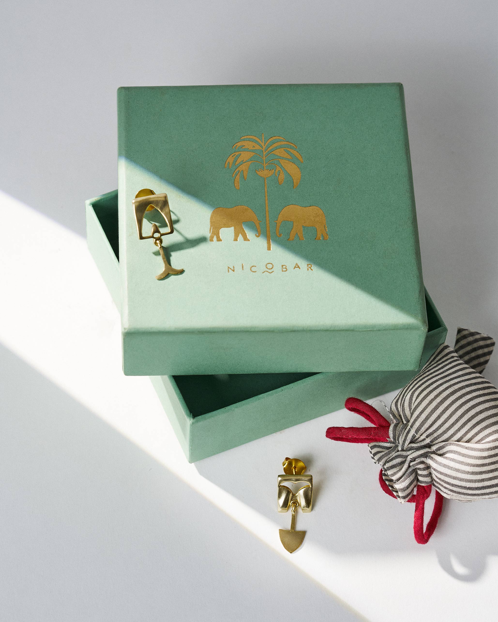 Machli Studs - Gold - Image 4