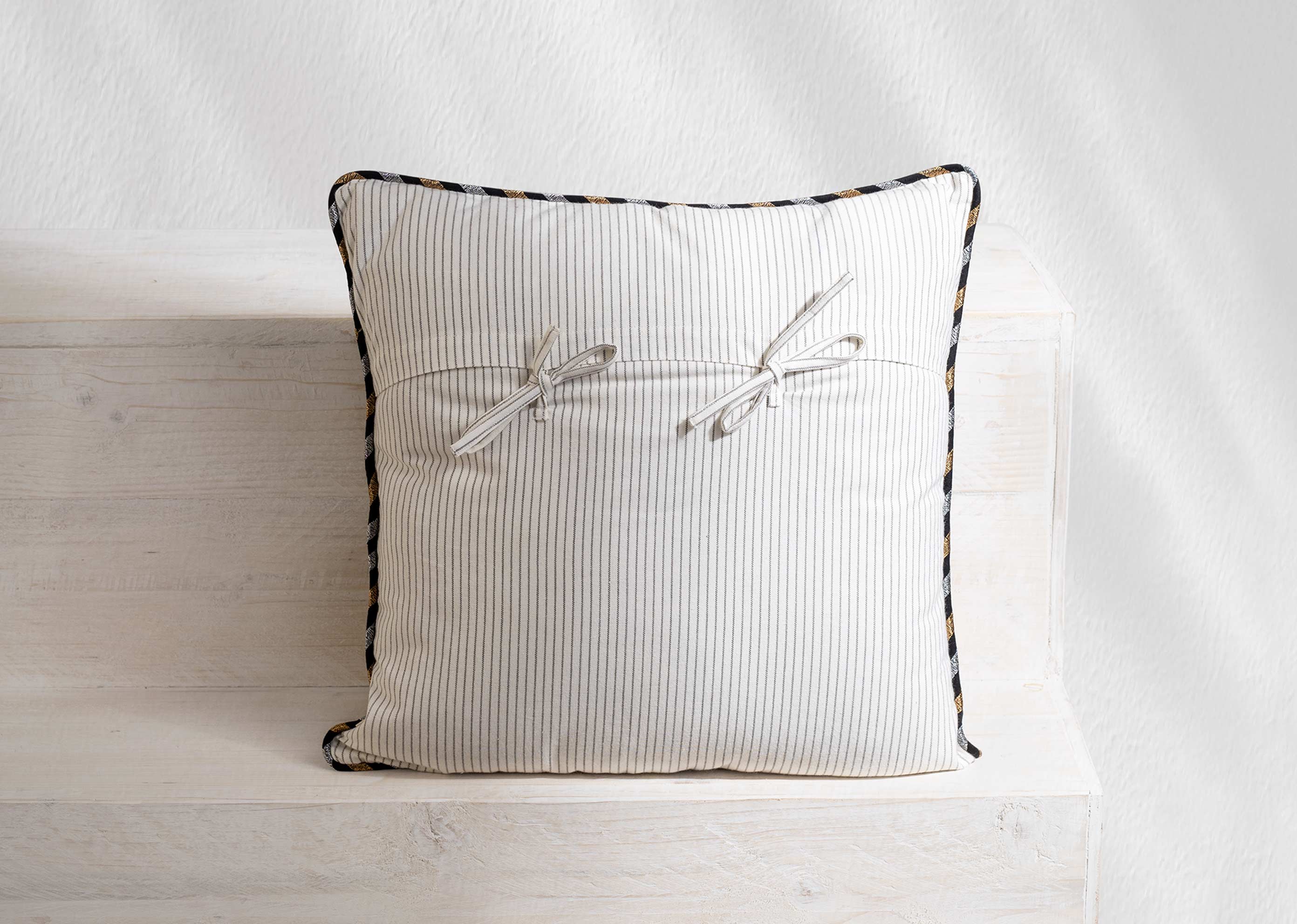 Madagascar Mango Cushion Cover - Charcoal - Image 3