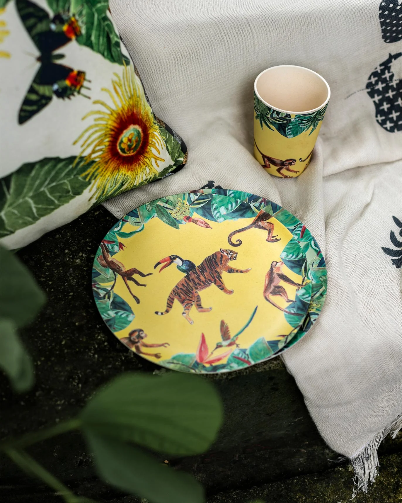 Madagascar Plate - Yellow - Image 2