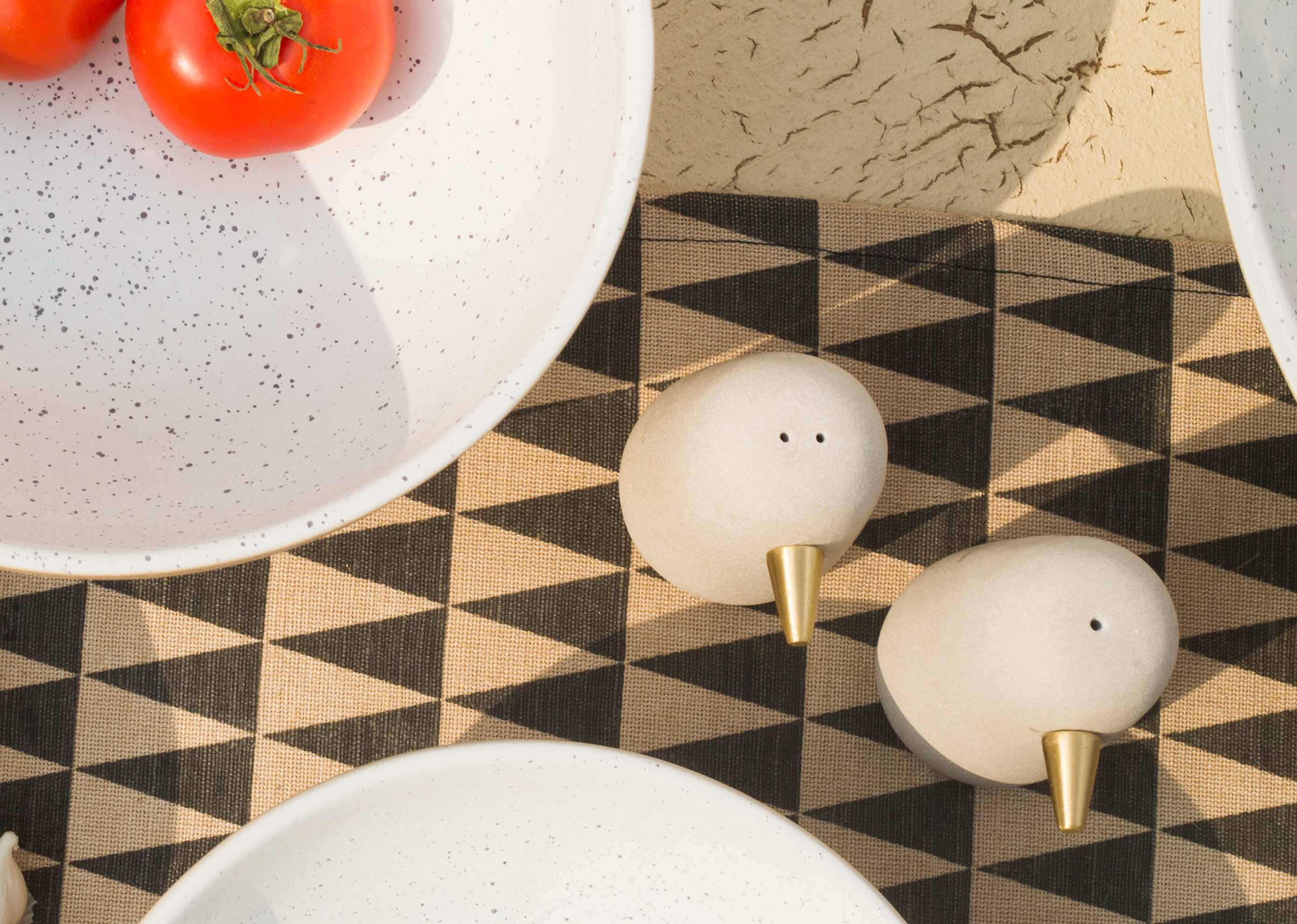 Madagascar Salt & Pepper Shaker - Image 3