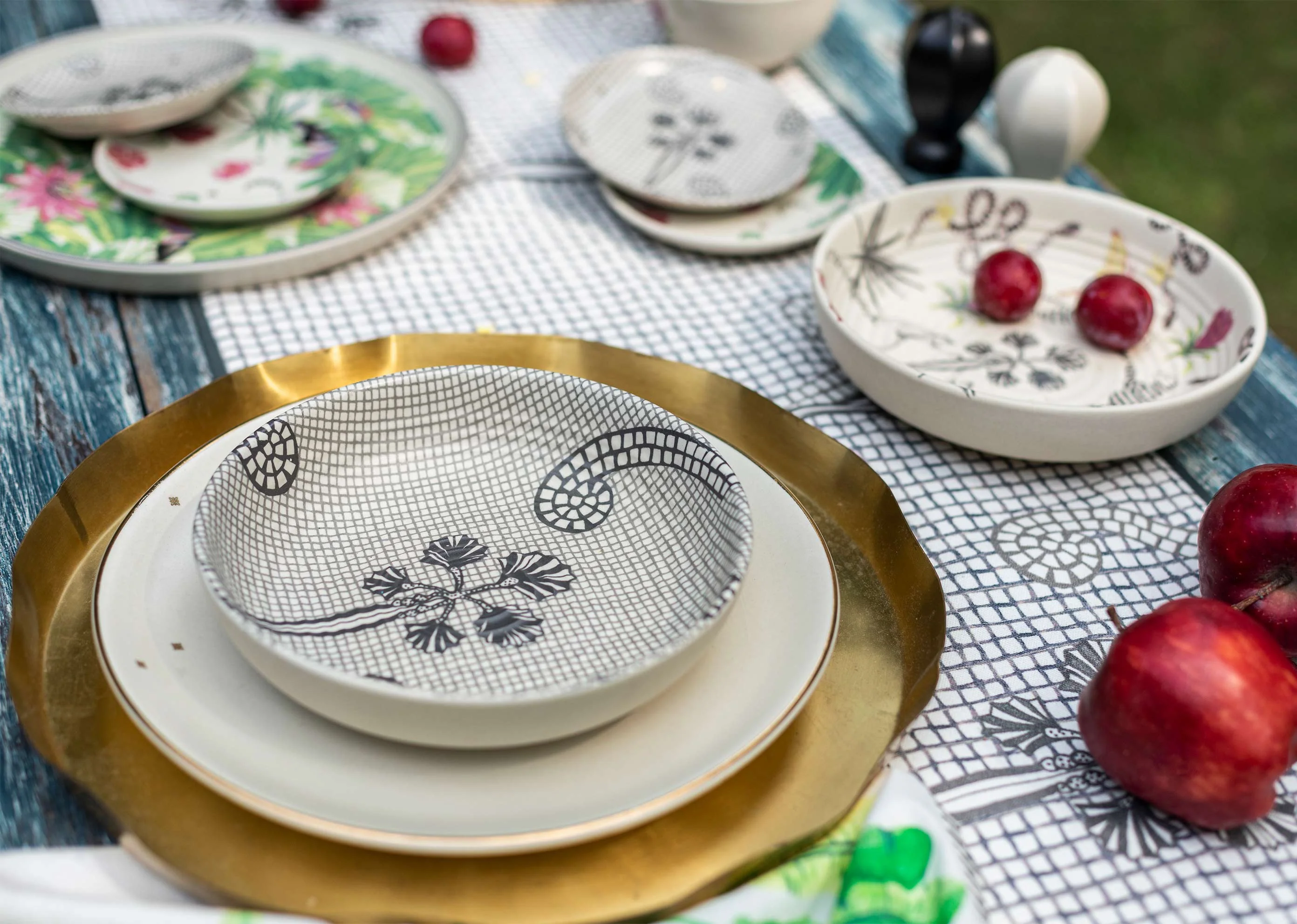 Madagascar Shallow Bowls (Set of 2) - Image 3