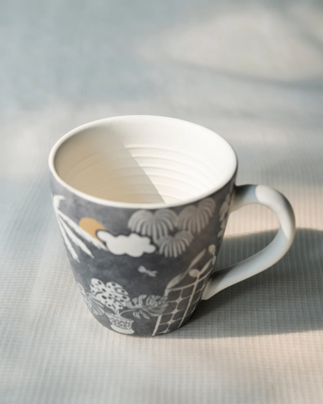 Mandovi Palm Mug - Charcoal - Image 3