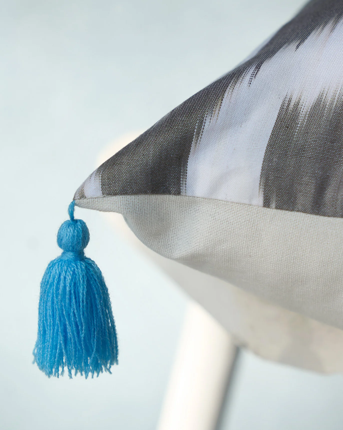 Mimpi Ikat Lumbar Cover - Image 2