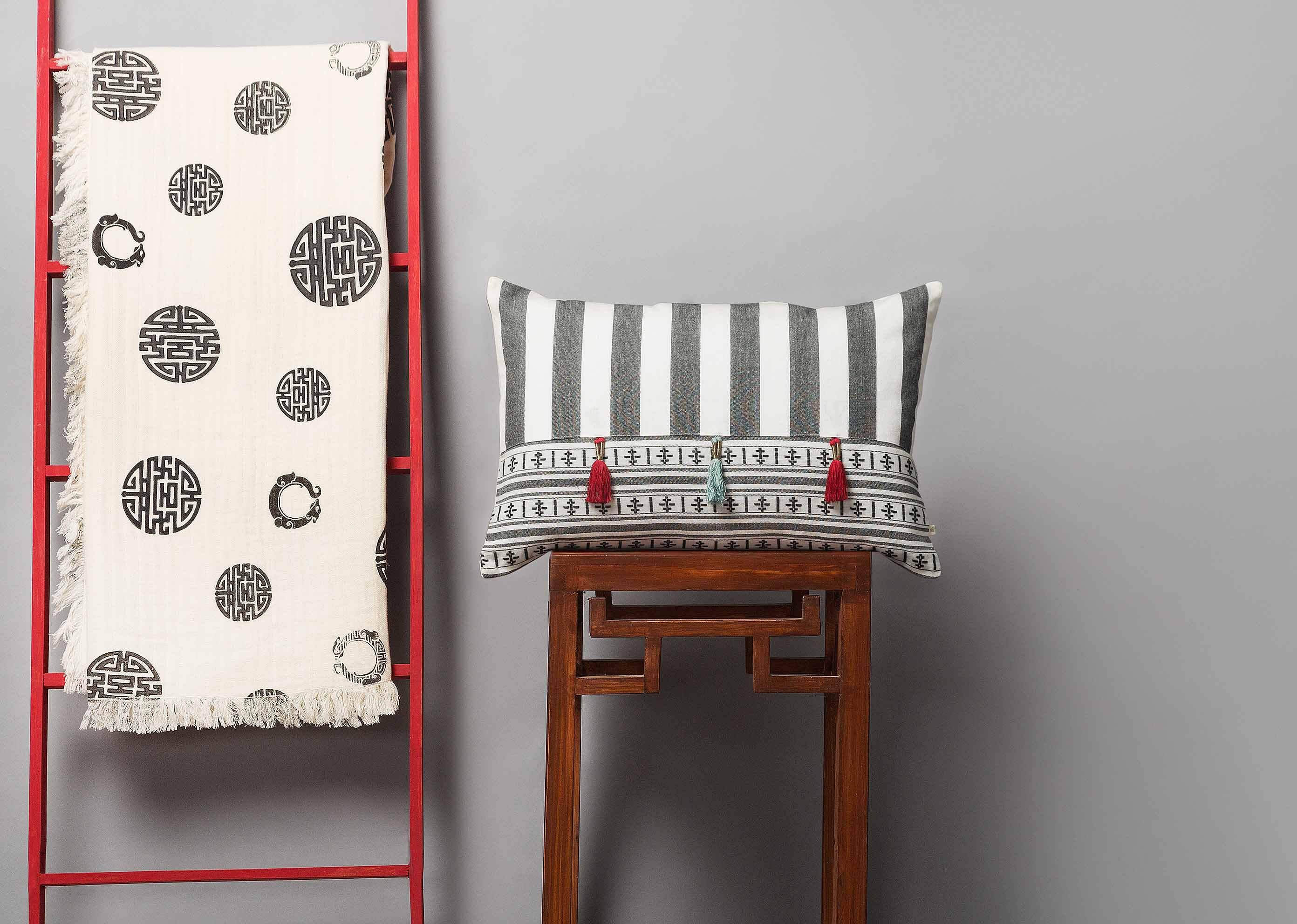 Ming Lumbar Pillow Cover - Image 3
