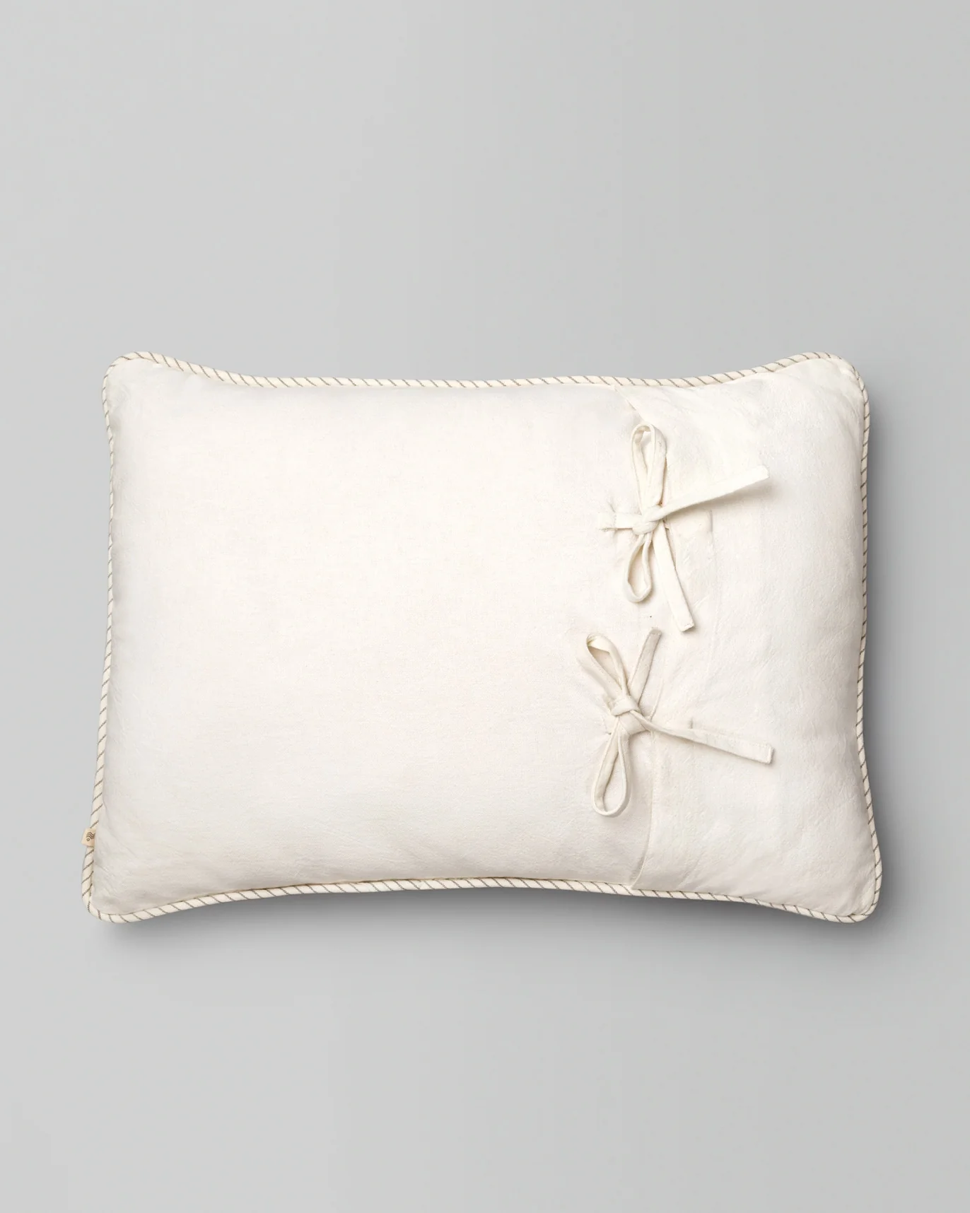 Misaki Lumbar Pillow Cover - Image 2