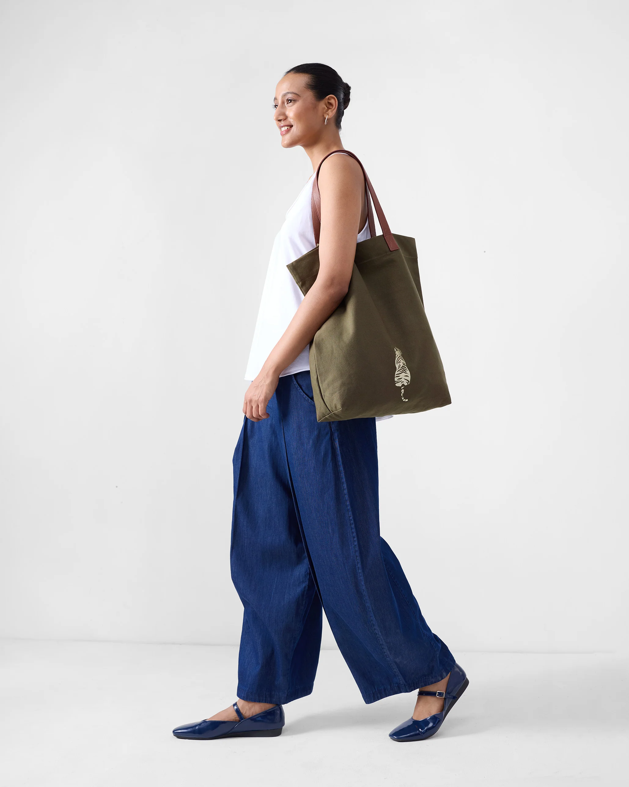 Mukayu City Tote - Olive - Image 6