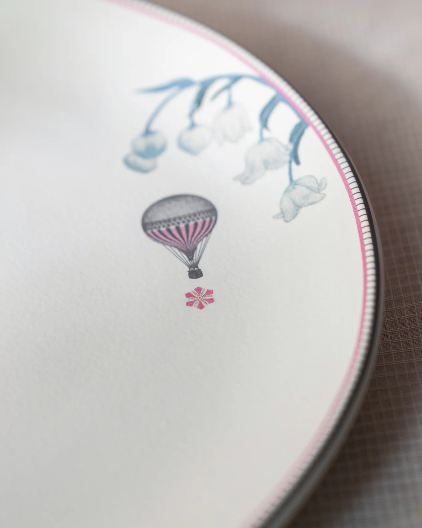 Myra Dinner Plate - Image 3