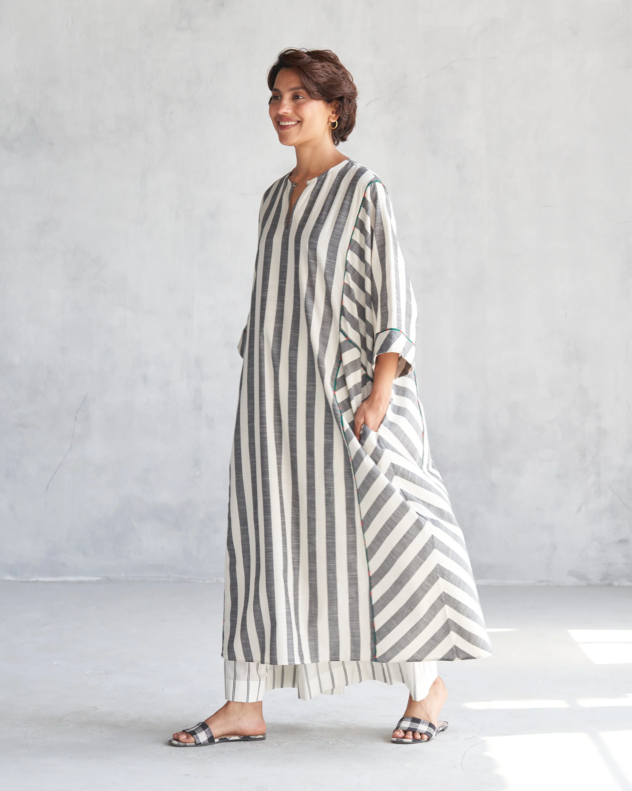 Namah Kaftan - Black & Ivory - Image 4