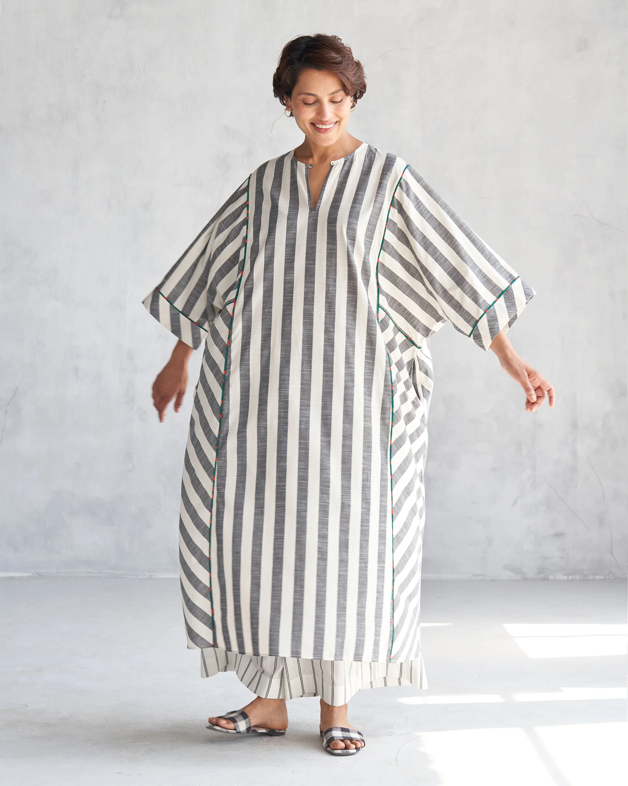 Namah Kaftan - Black & Ivory - Image 5