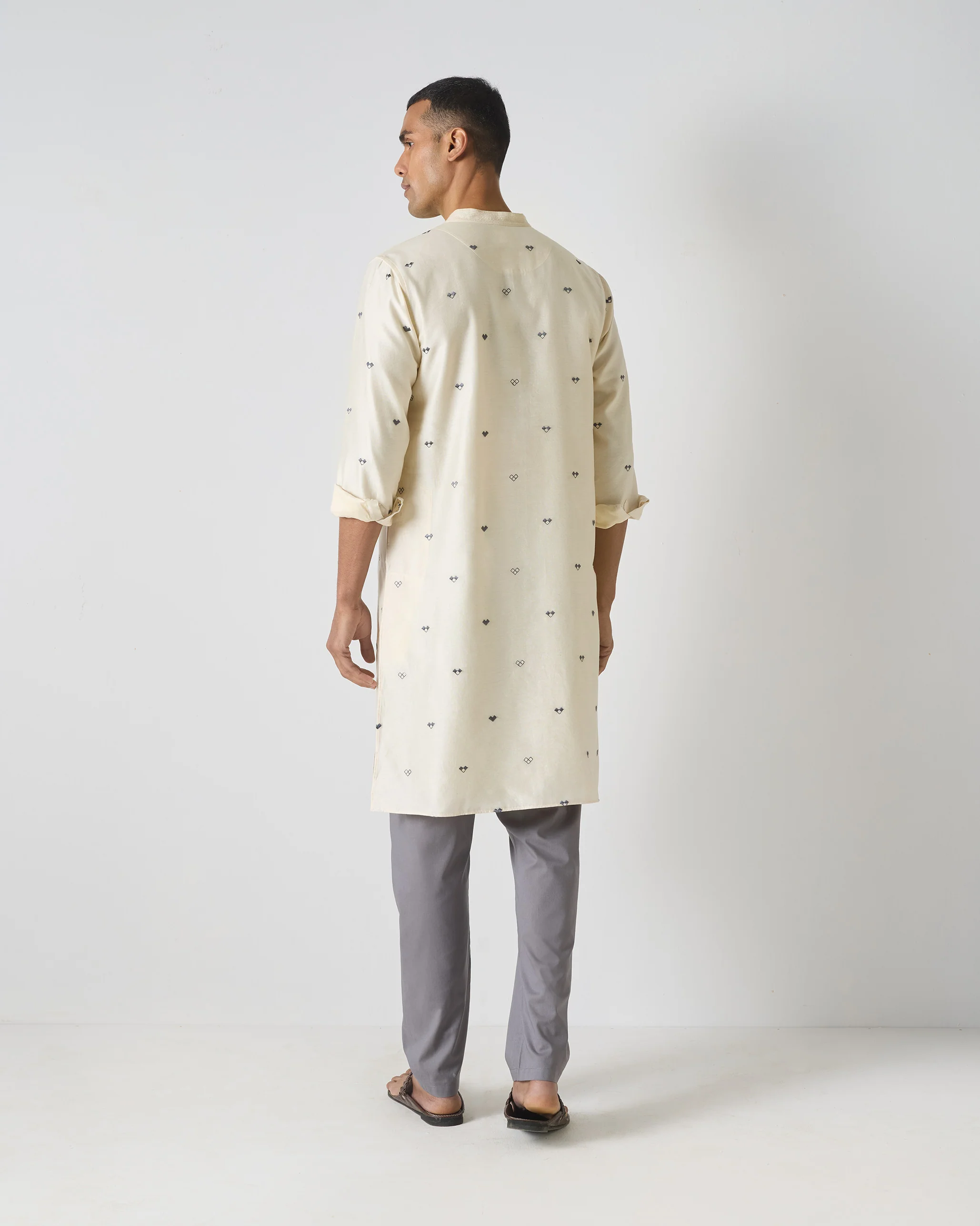 Neckband Kurta - Ivory & Charcoal Embroidered - Image 3
