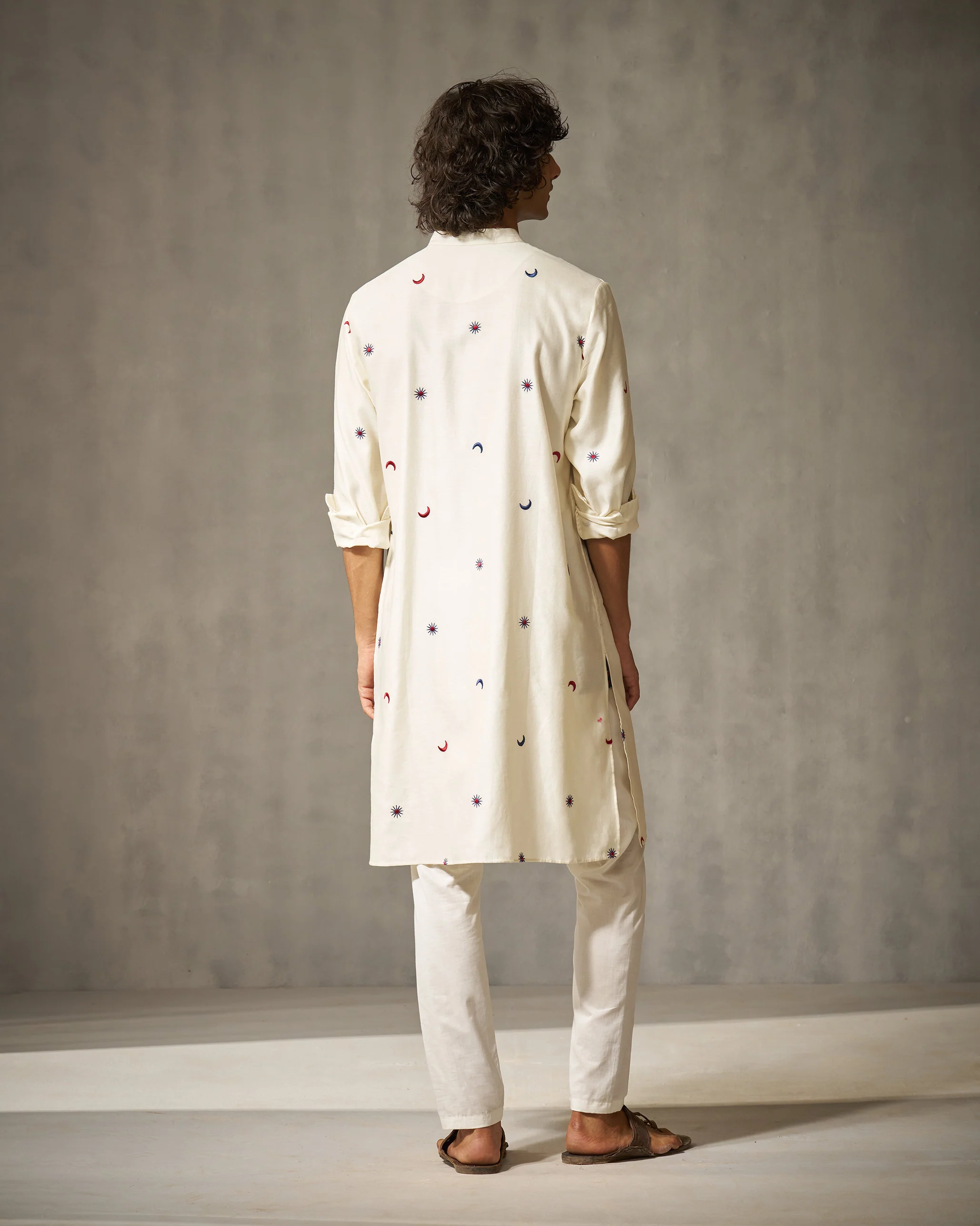 Neckband Kurta - Ivory Embroidery - Image 4