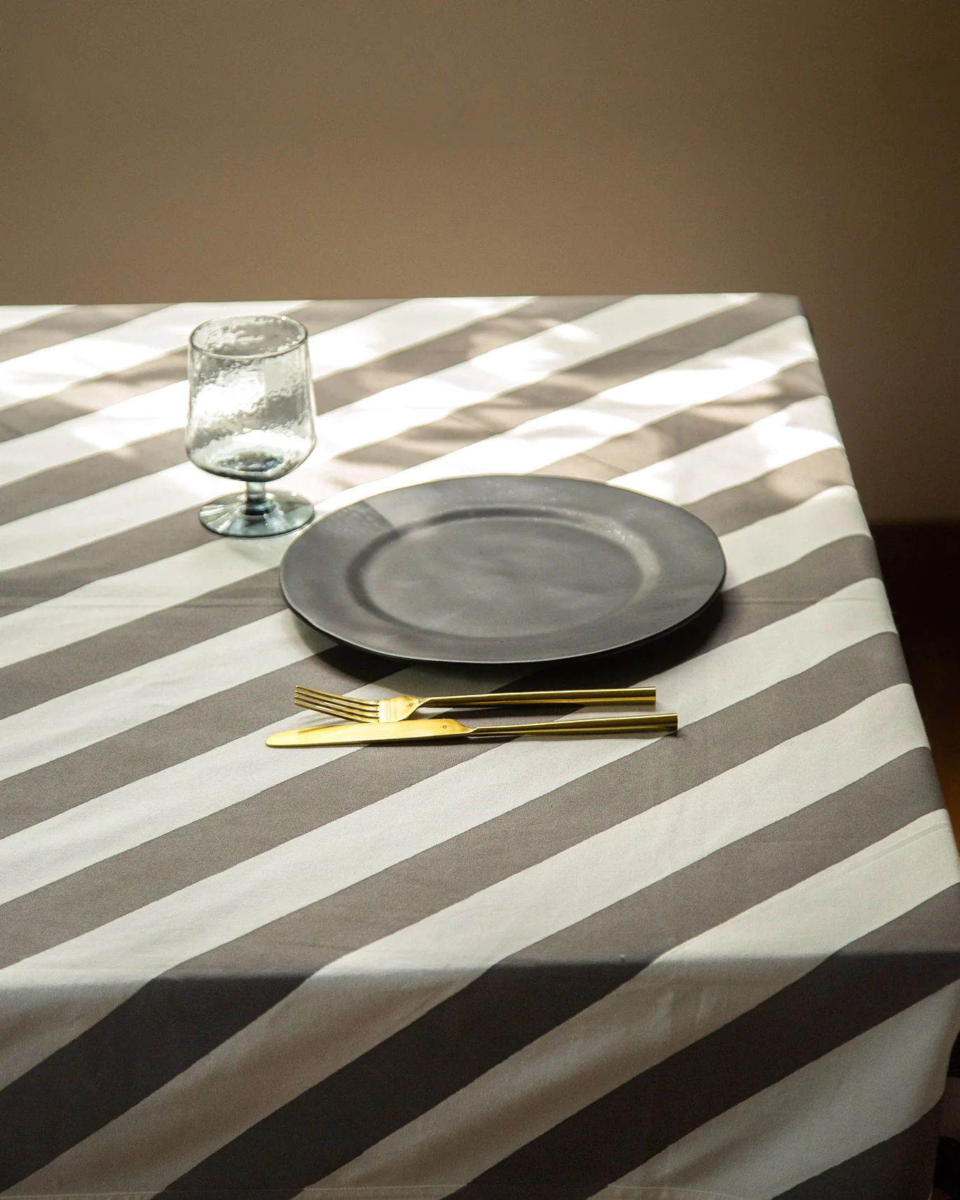 Nico Stripe Tablecloth - Image 3