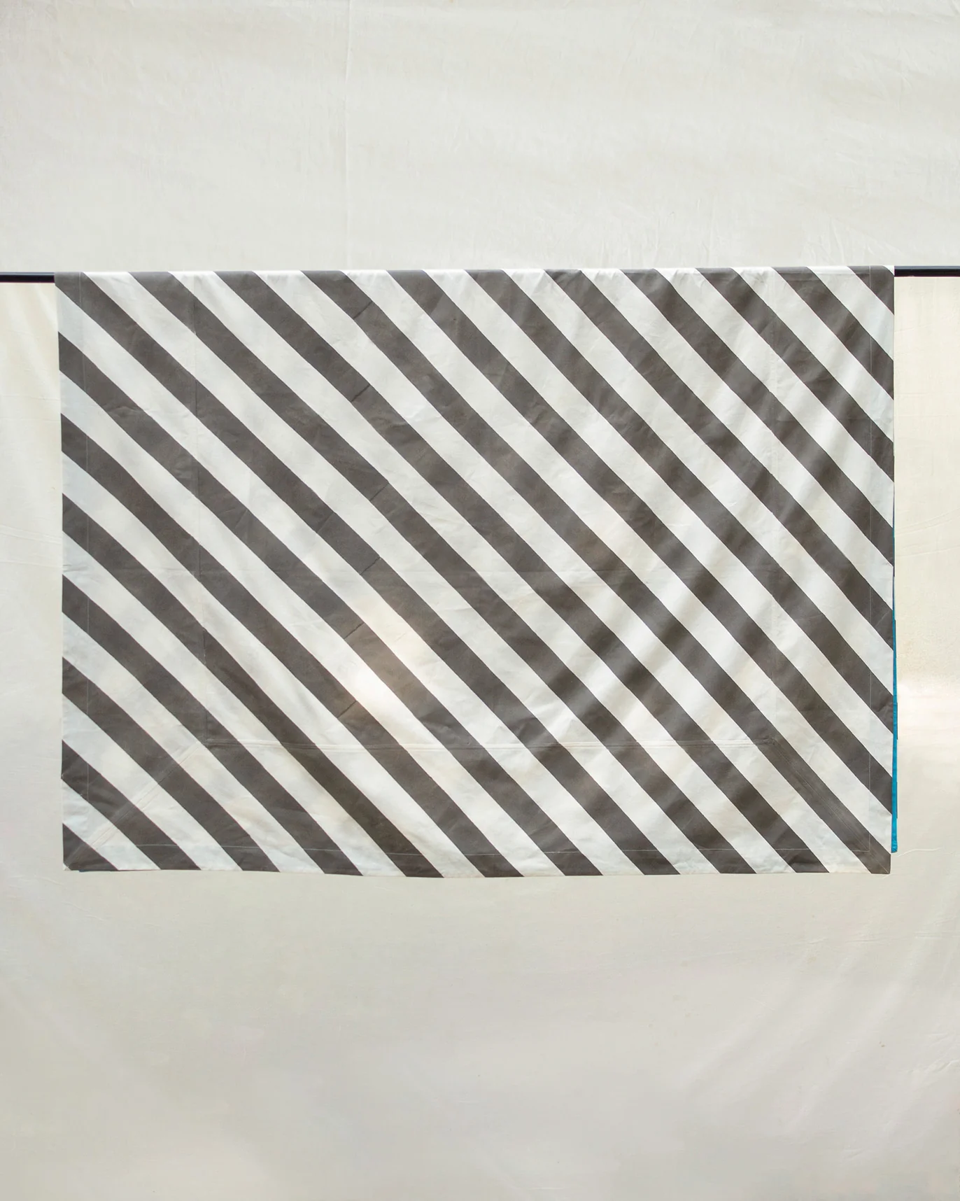 Nico Stripe Tablecloth - Image 4