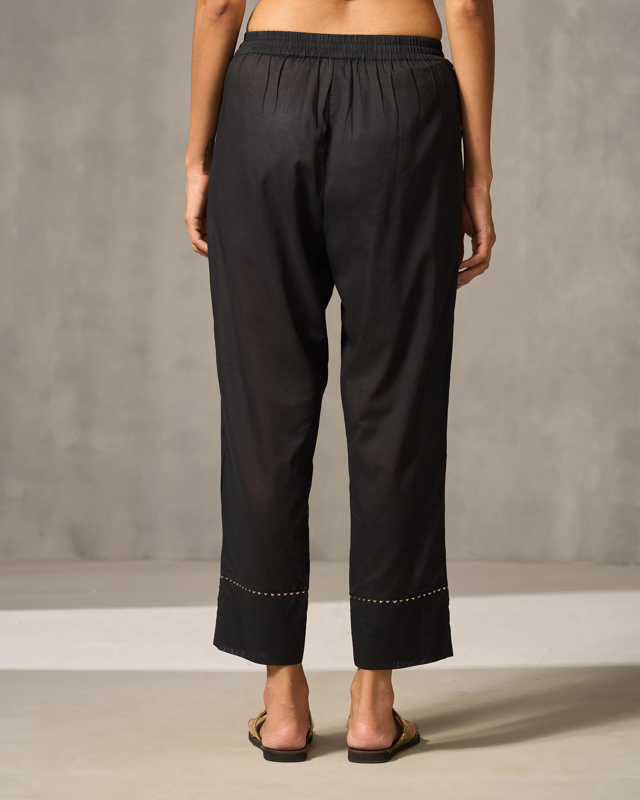 Novel Narrow Pants - Black - Image 3