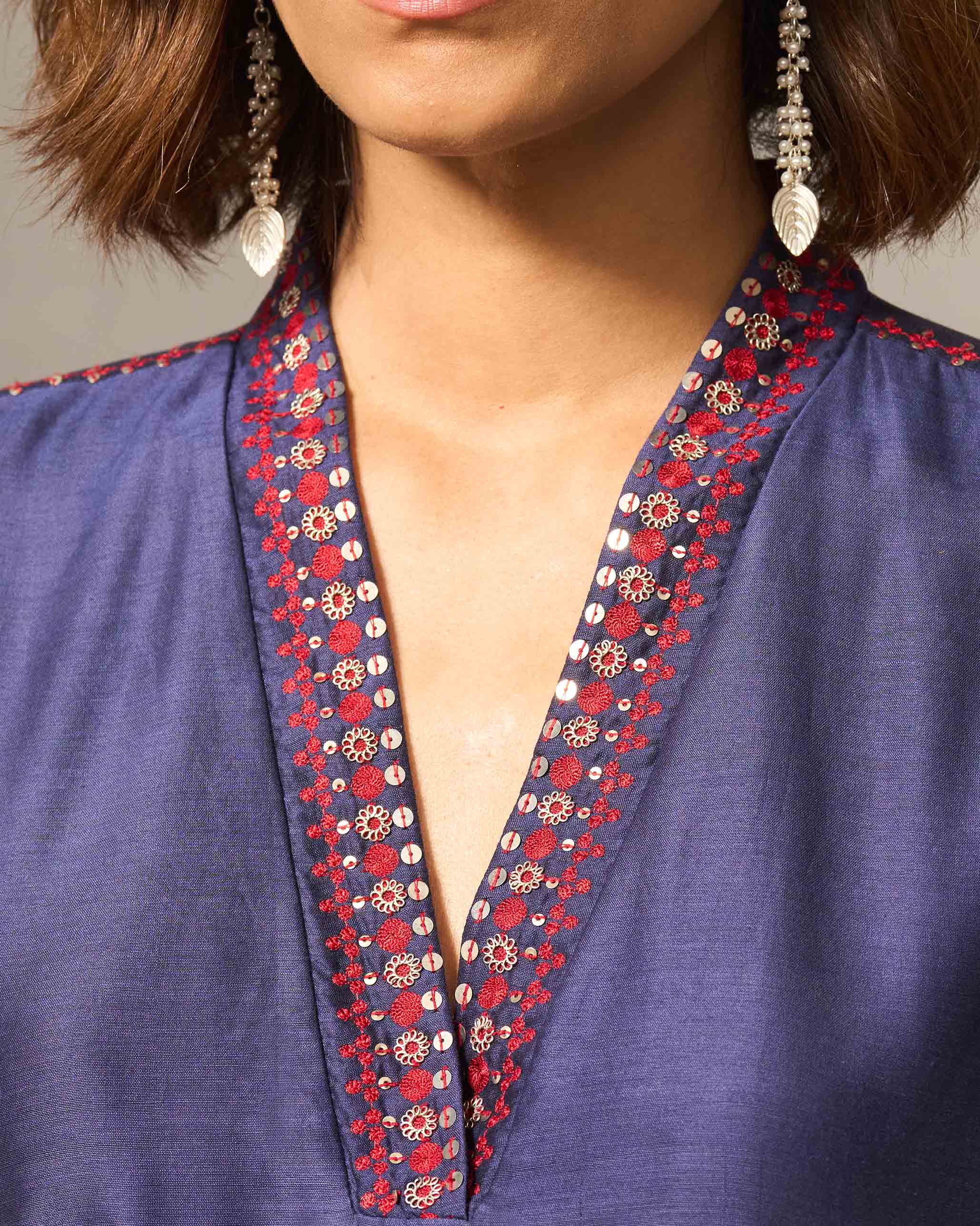 Nuhi Kurta - Navy Embroidered - Image 2